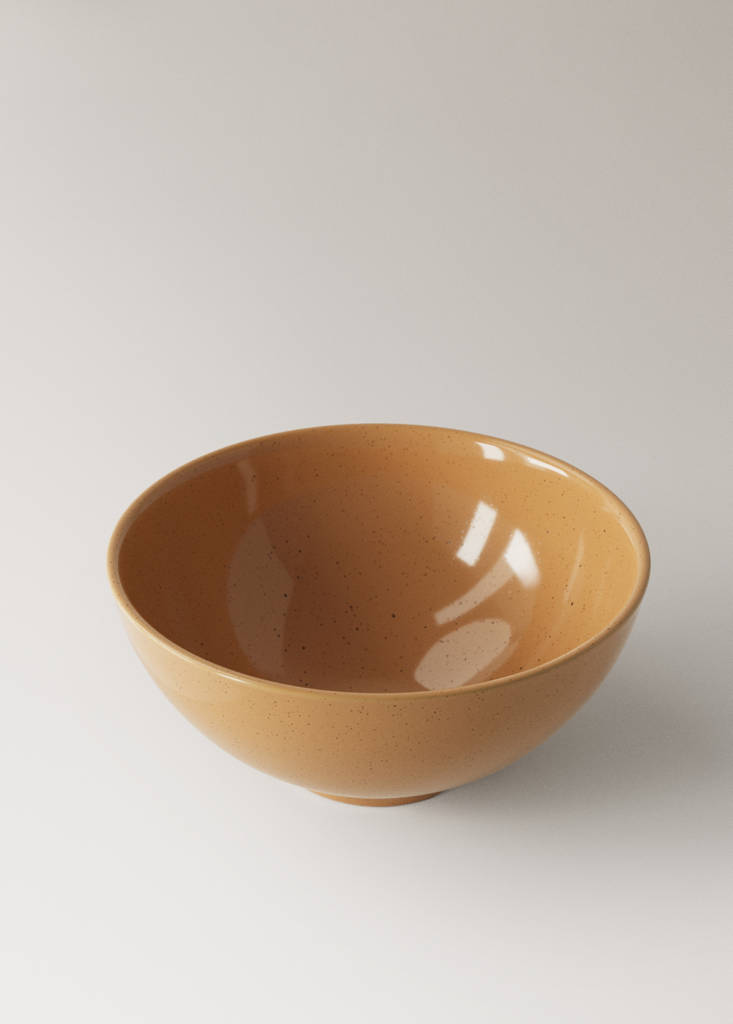 Stoneware serving dish with spots — Leather