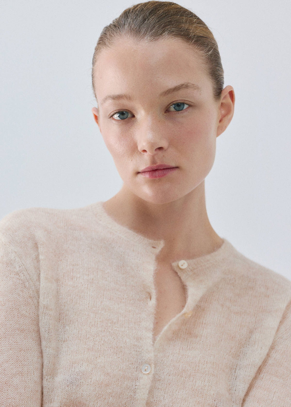 Short alpaca wool blend cardigan — Beige