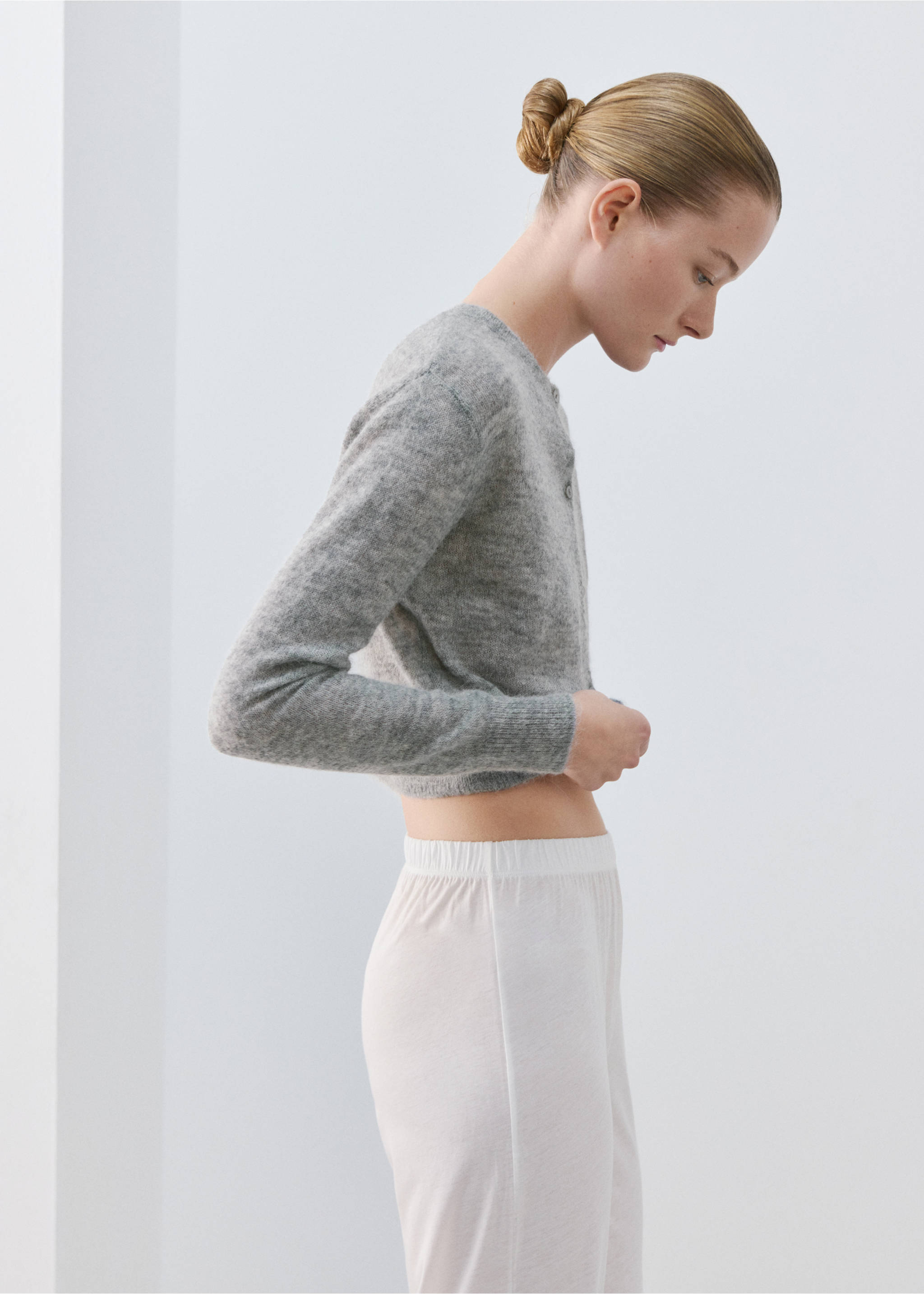 Short wool cardigan - Medium plane, Medium Heather Grey. Ref: 27081526-00.