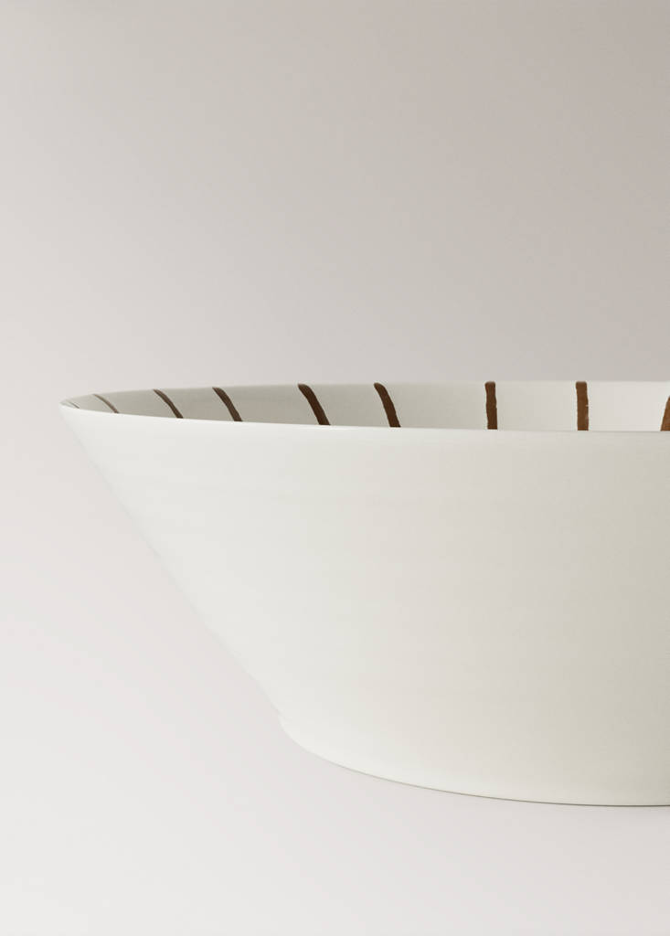 Painted stoneware bowl — Brown