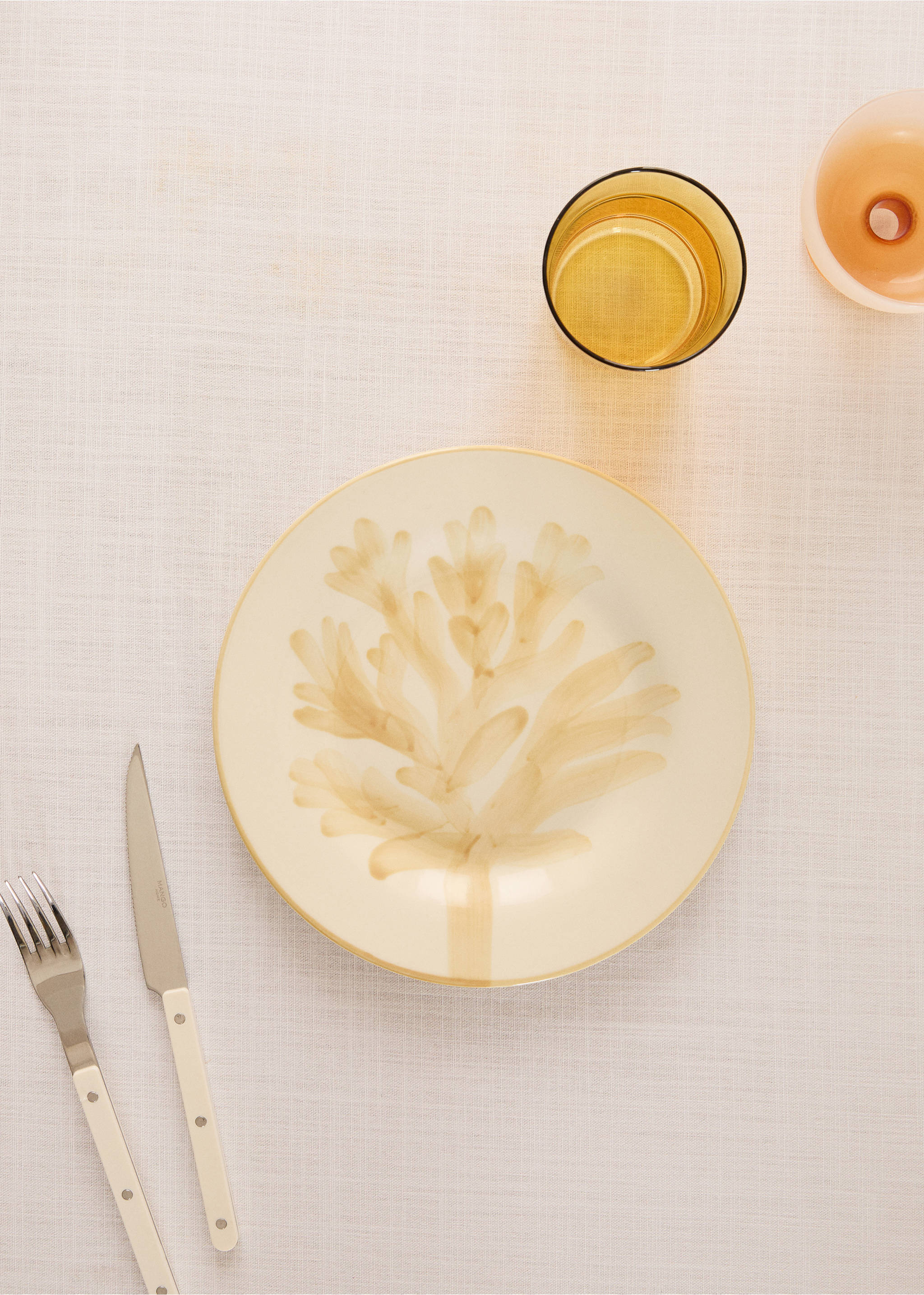 Stoneware dessert plate with floral design - General plane, Vanilla. Ref: 27081533-00.