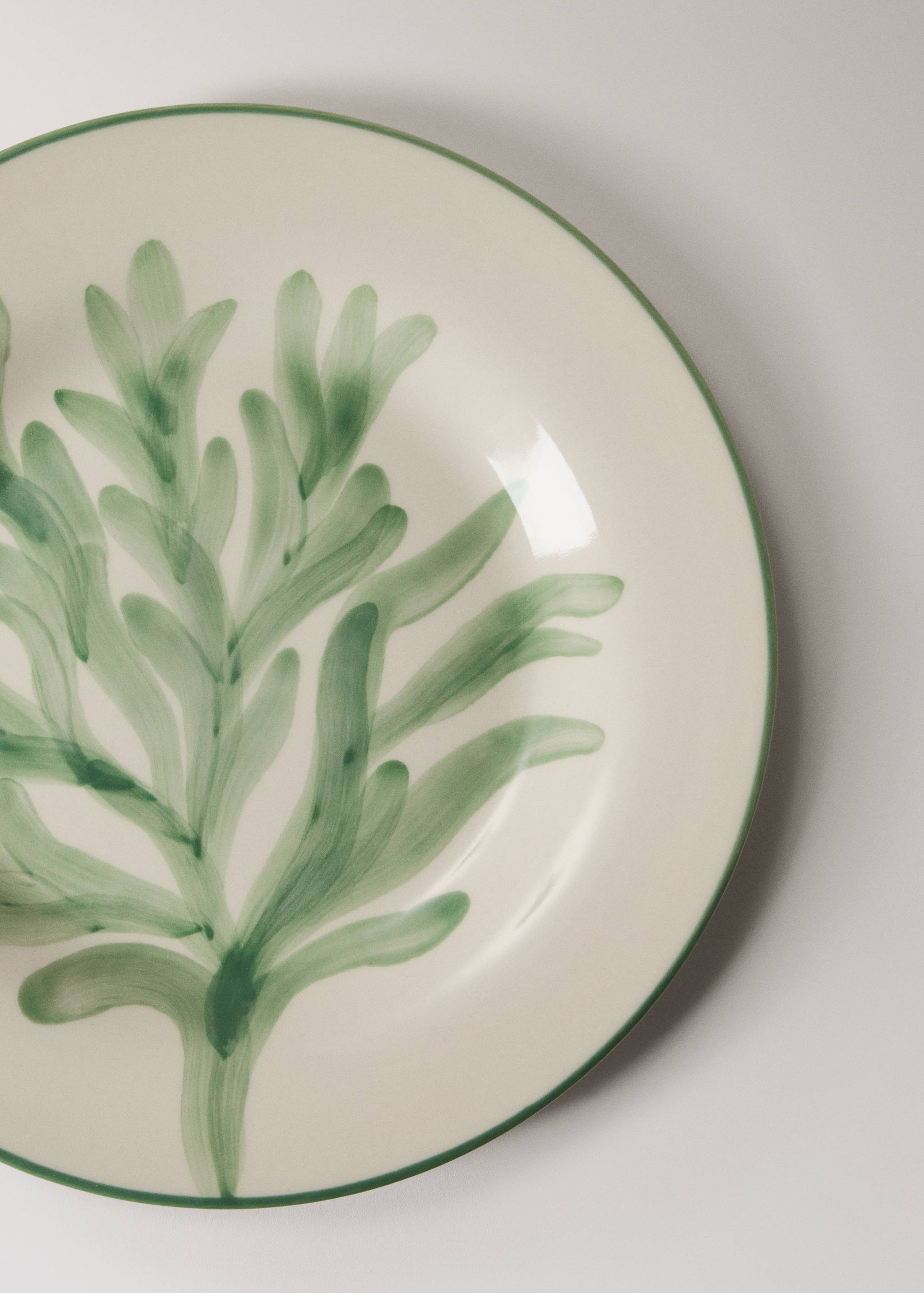 Stoneware dessert plate with floral design - Details of the article 1