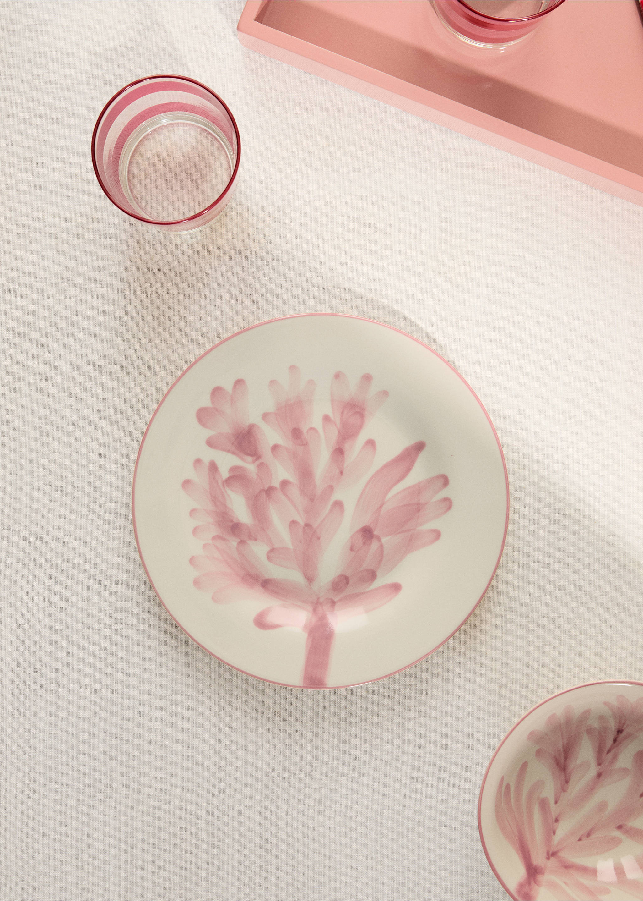 Stoneware dessert plate with floral design - General plane, Light/Pastel Purple. Ref: 27081533-00.