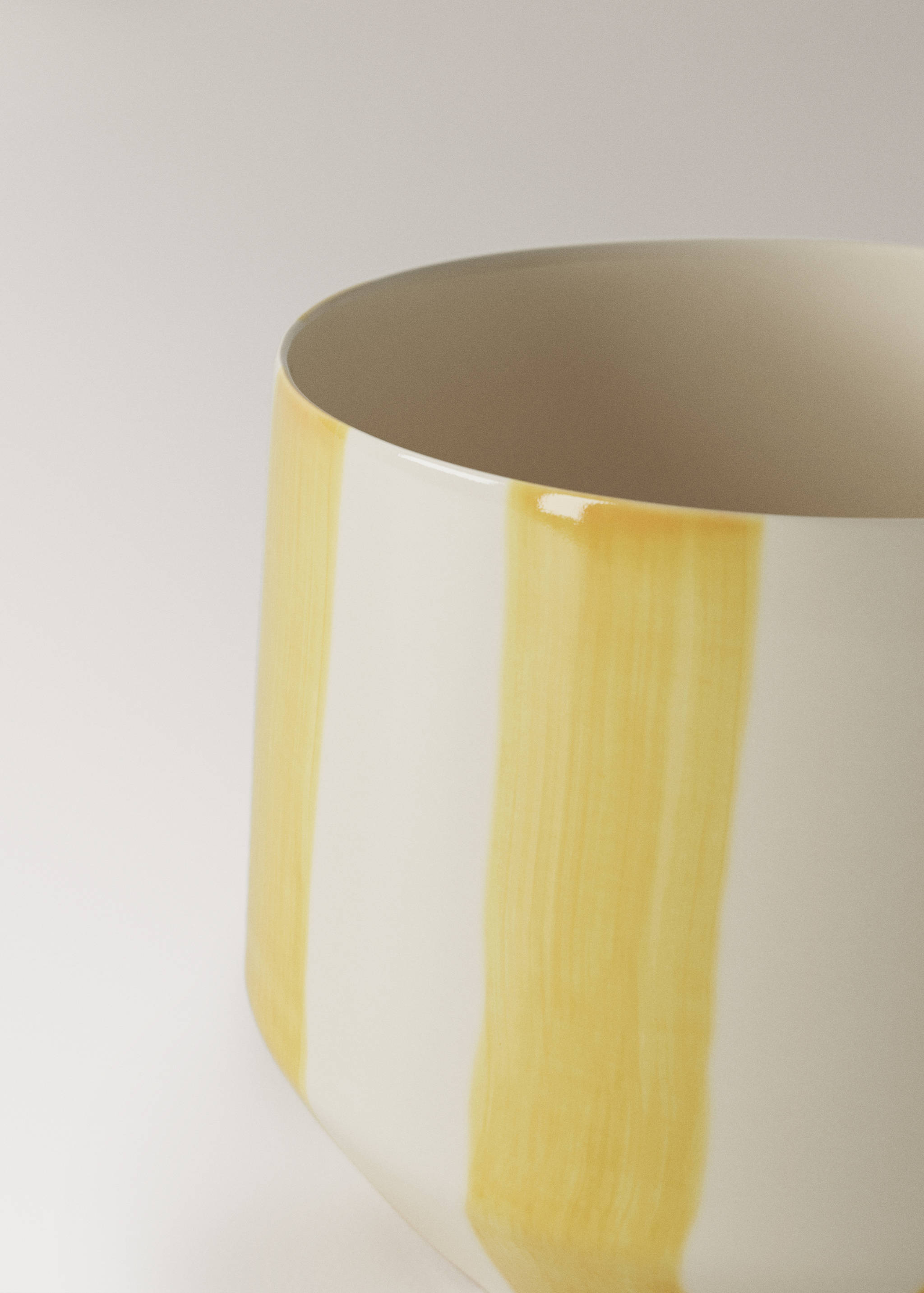 Hand-painted striped flowerpot - Details of the article 1