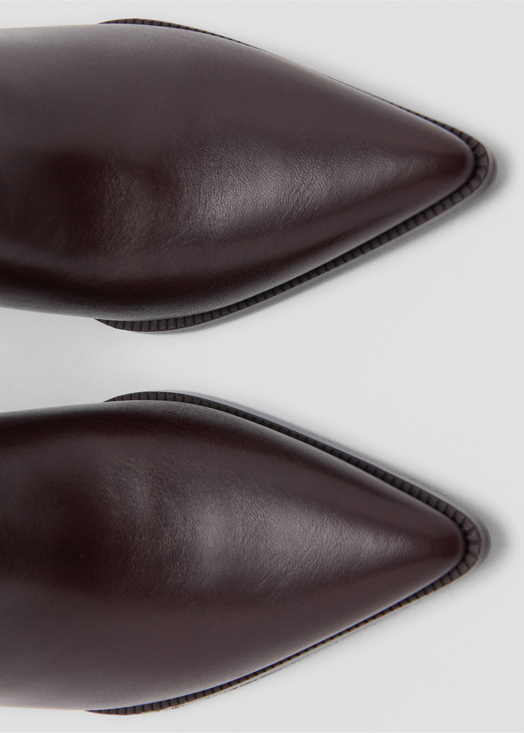 Bottines pointues talon bloc - Détail de l'article 3, Chocolat. Ref: 27082005-00.