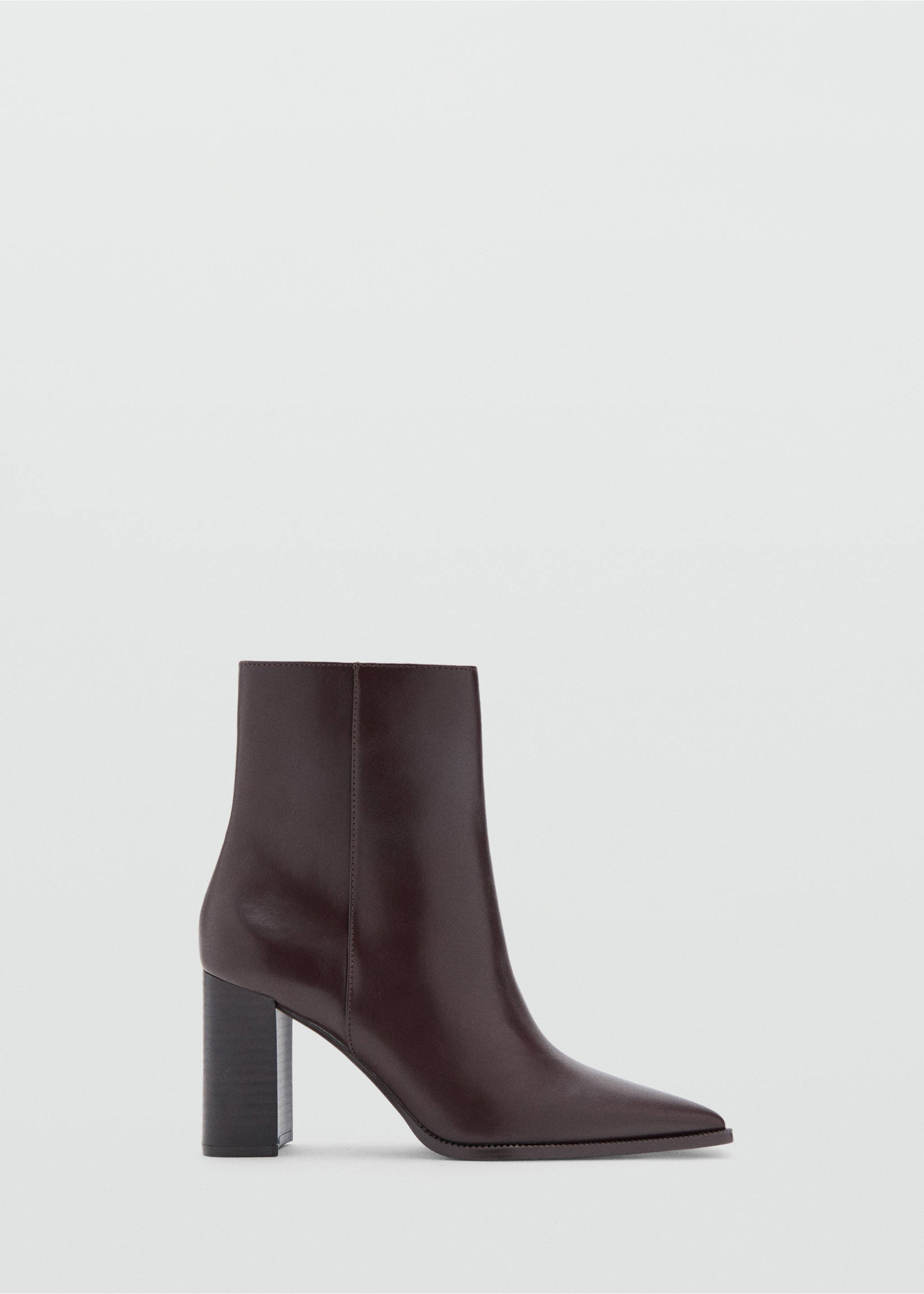 Ankle boots with block heel - Article without model, Chocolate. Ref: 27082005-00.