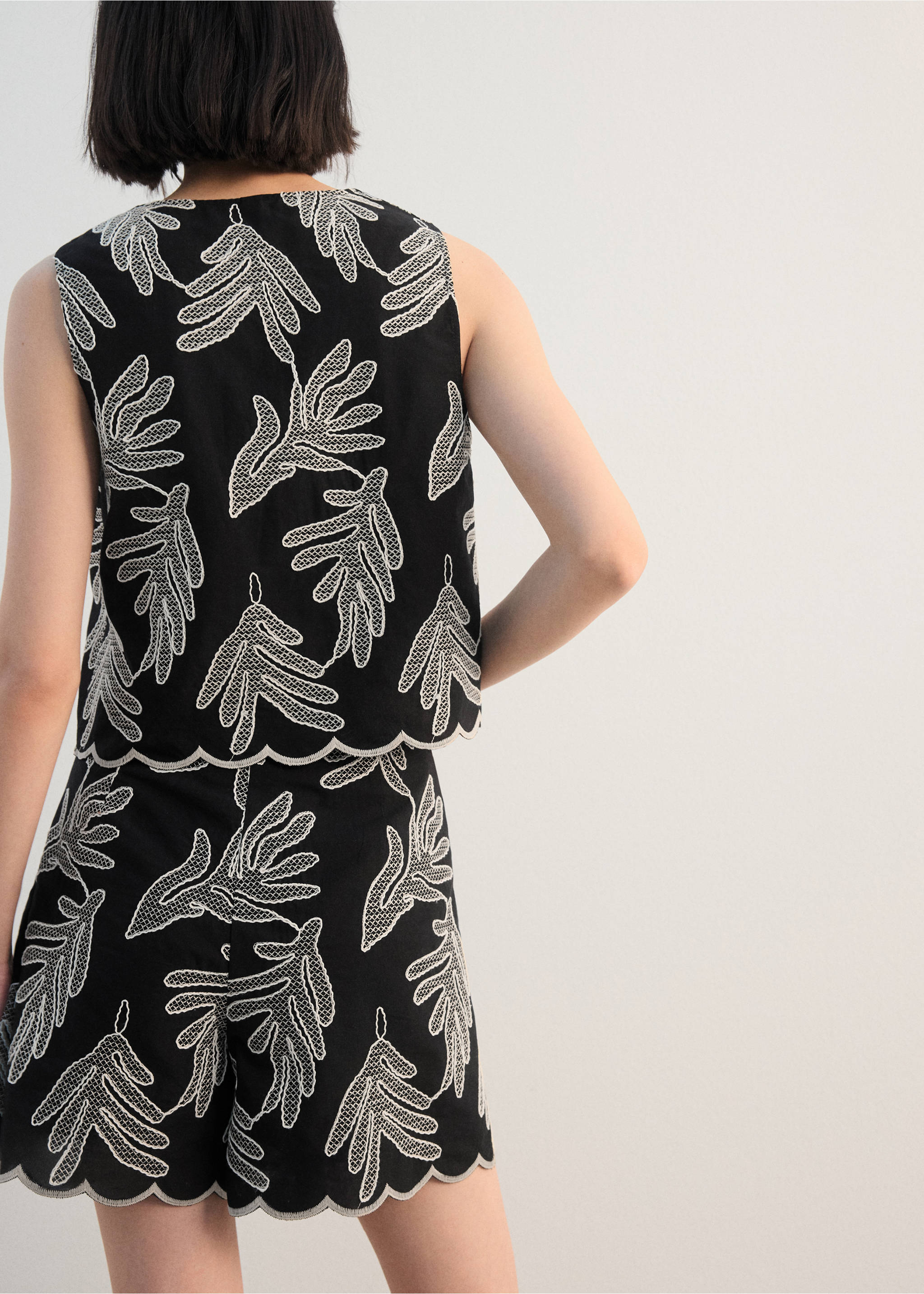 Хлопковые шорты с вышивкой - Обратная сторона изделия, Черный. Ref: 27082538-00.