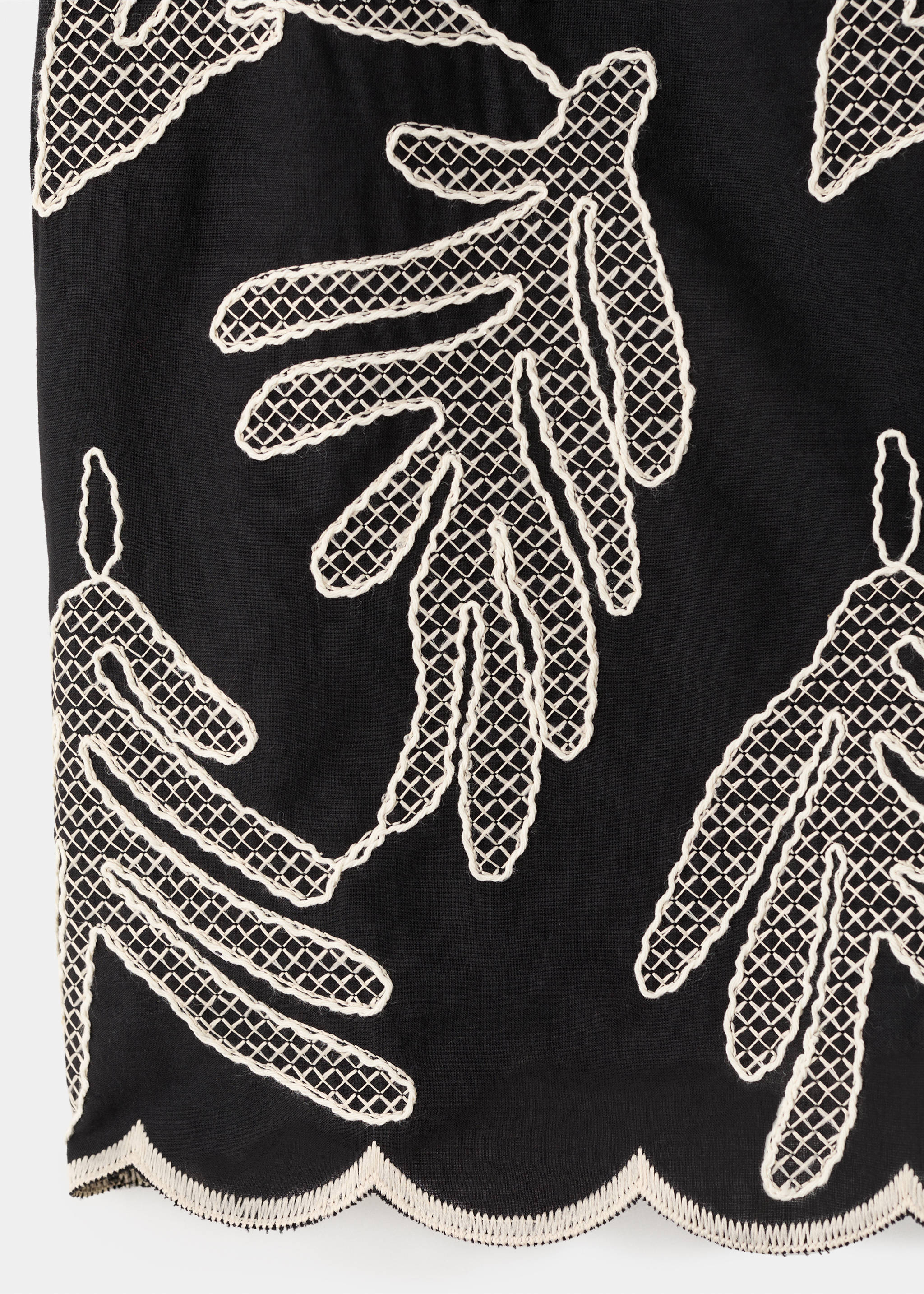 Хлопковые шорты с вышивкой - Деталь изделия 8, Черный. Ref: 27082538-00.