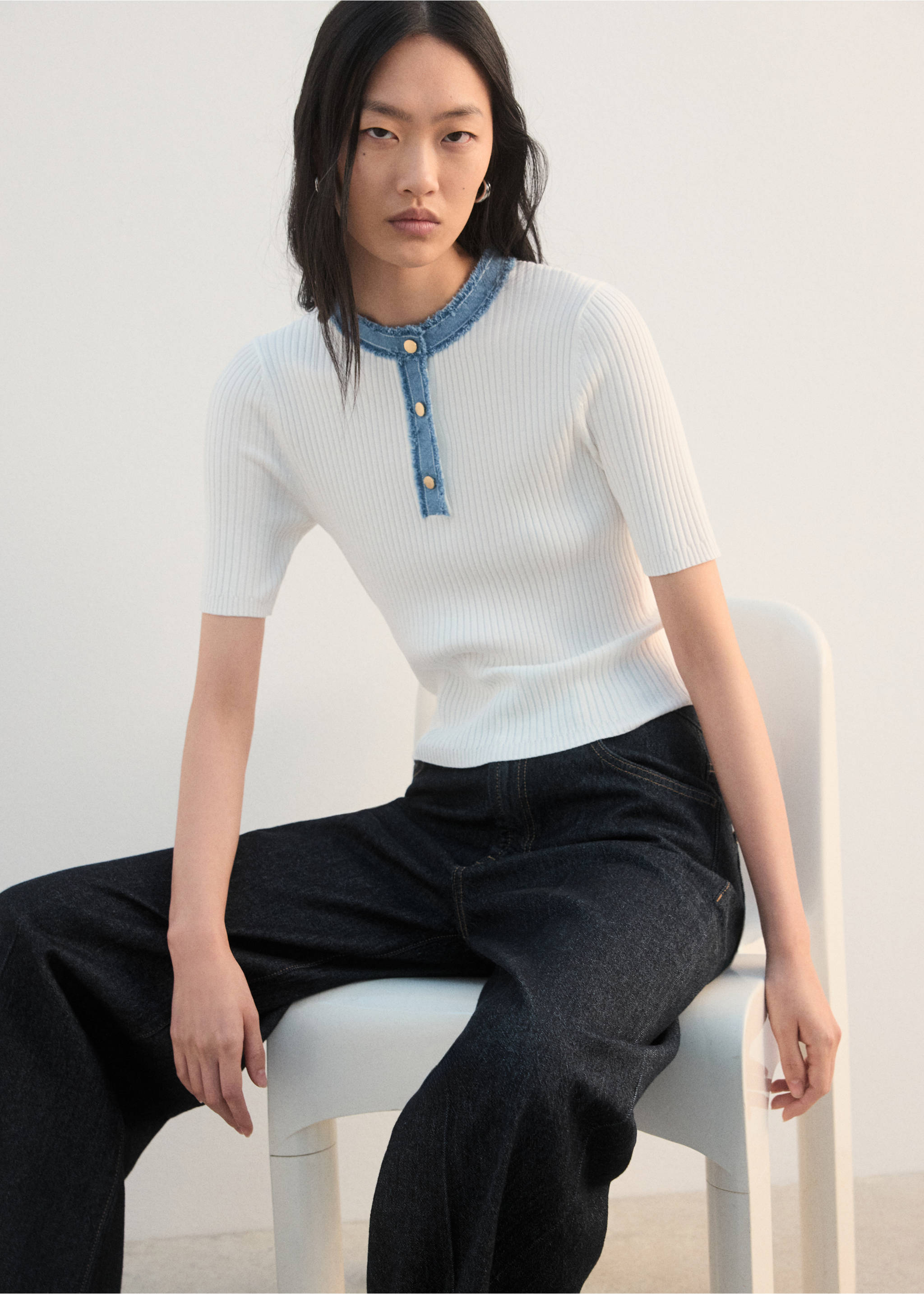 Contrast collar button jumper - Details of the article 2, Off White. Ref: 27082539-00.
