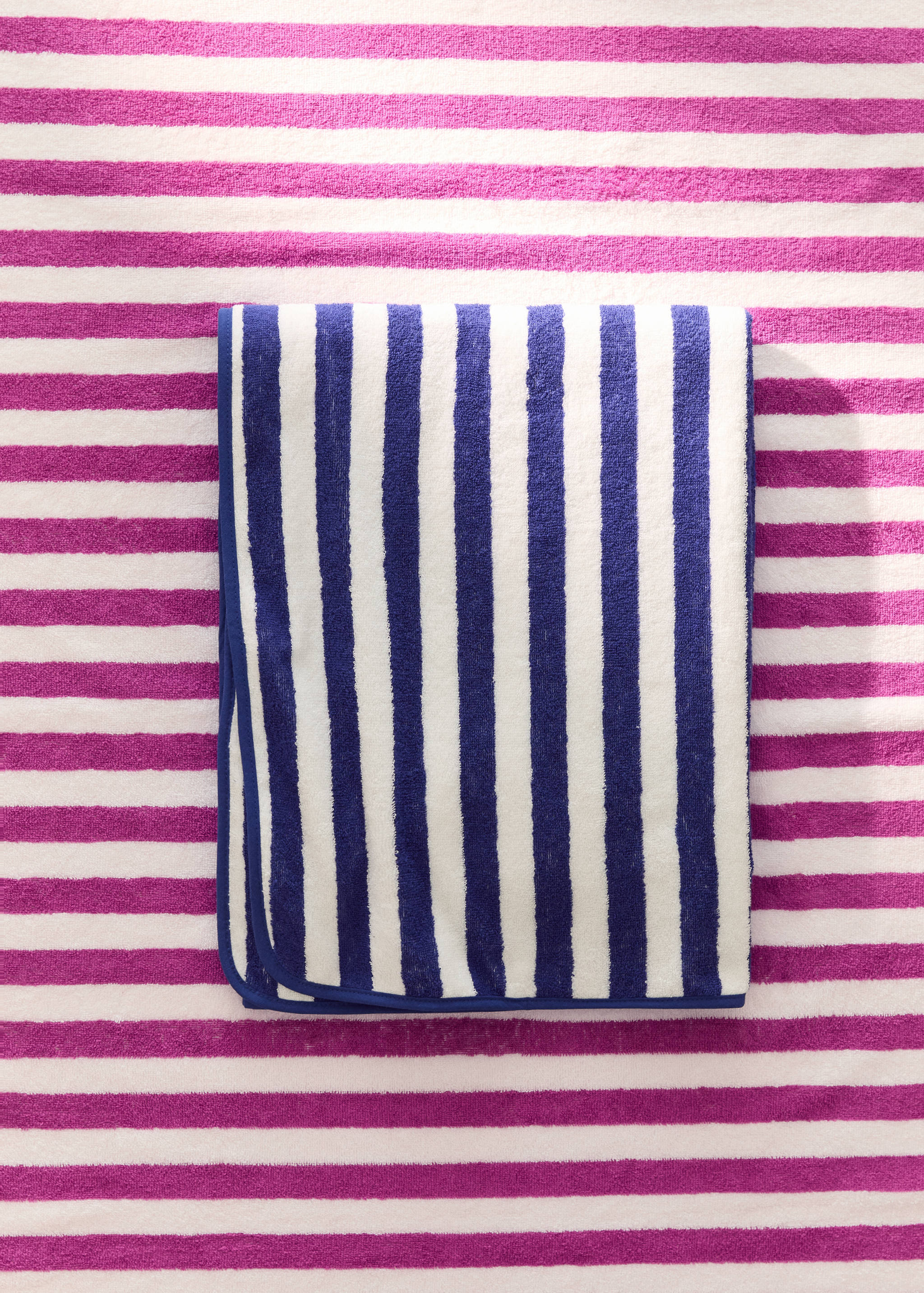 Striped cotton beach towel - General plane