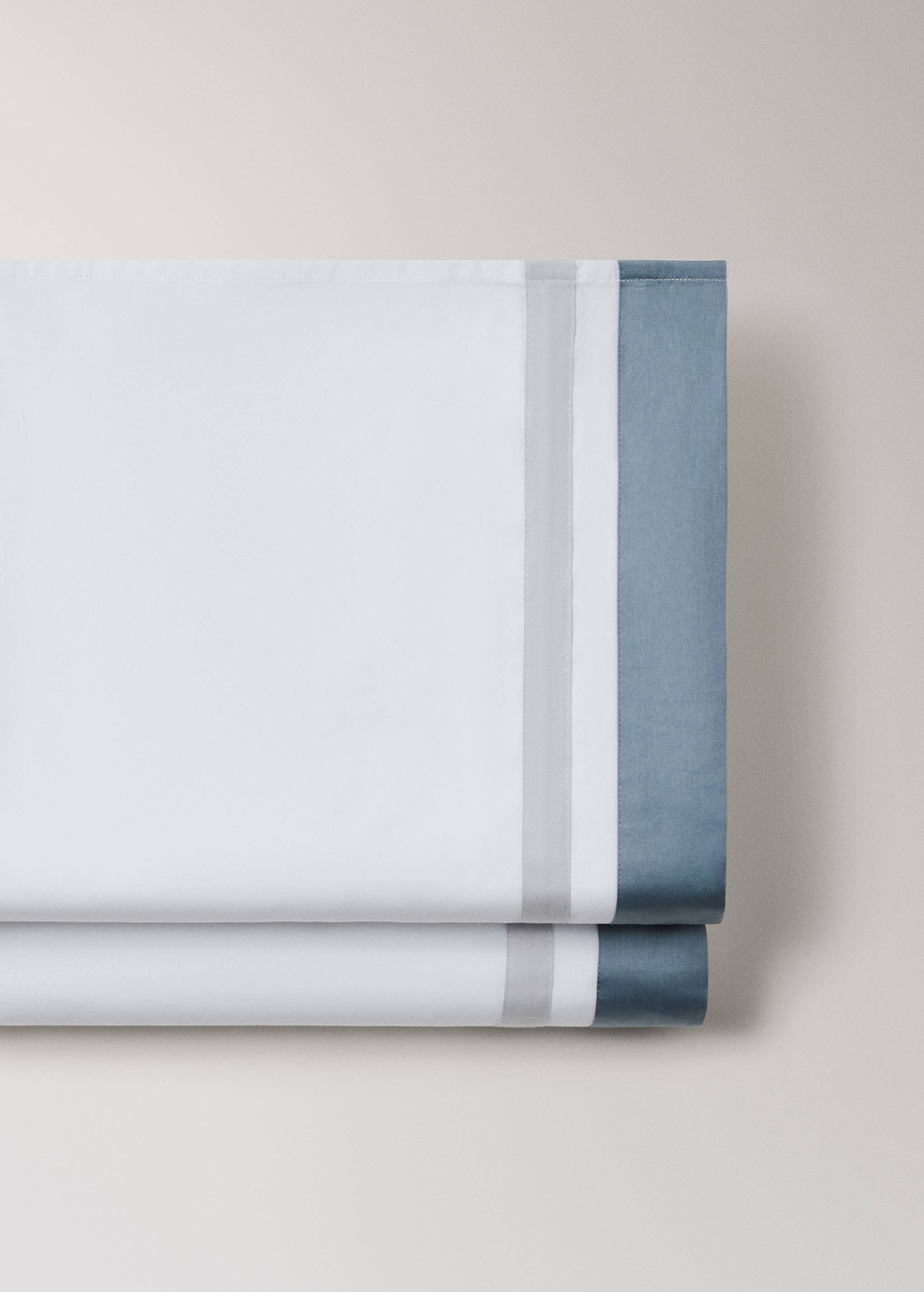 Top sheet with contrast satin ribbon for a 90 cm bed - Details of the article 3