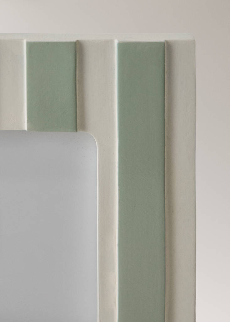 Small two-tone striped resin photo frame — Pastel Green