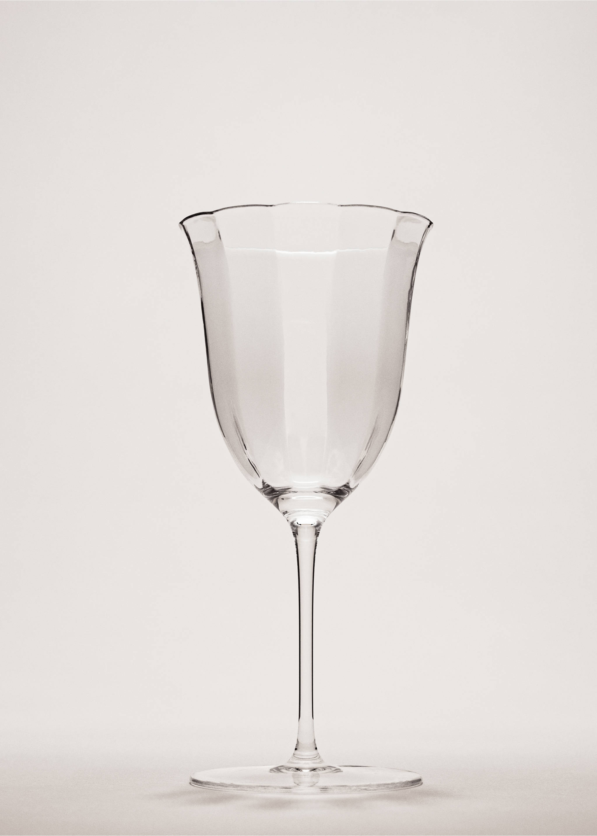 Copo de borossilicato de forma ondulada média - Plano geral, Cinzento-gelo. Ref: 27082905-00.