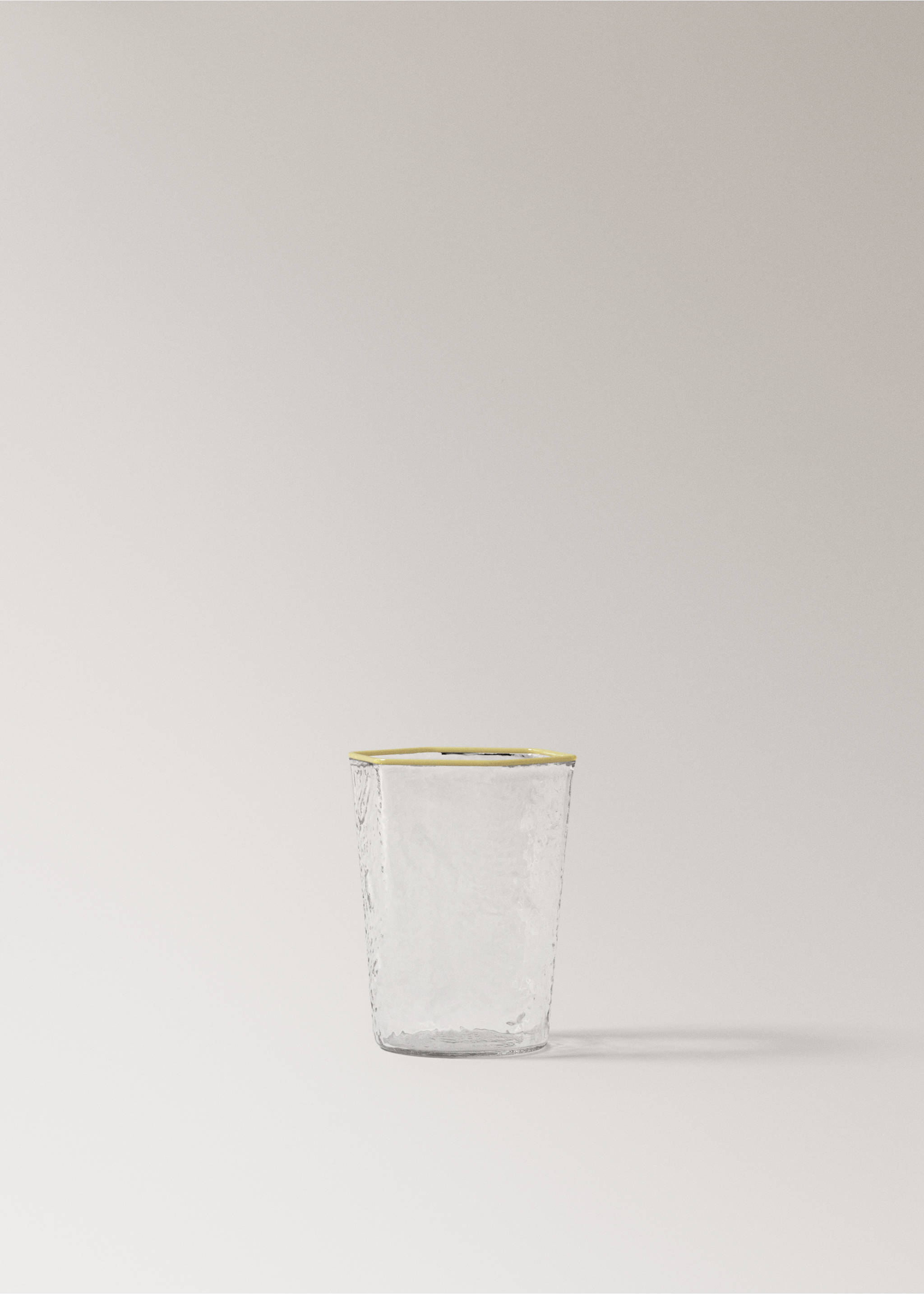 Hammered borosilicate glass with coloured edge - Article without model, Yellow. Ref: 27082906-00.