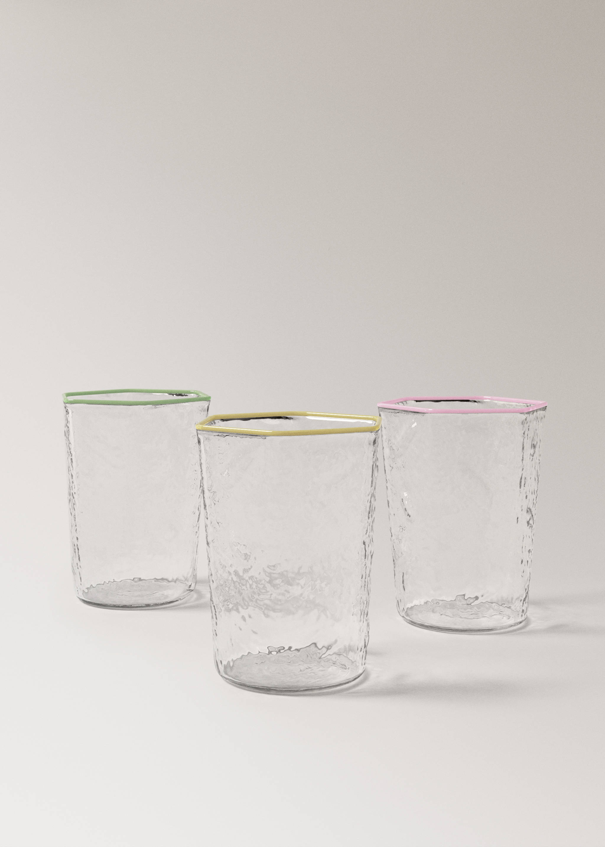 Hammered borosilicate glass with coloured edge - Details of the article 3