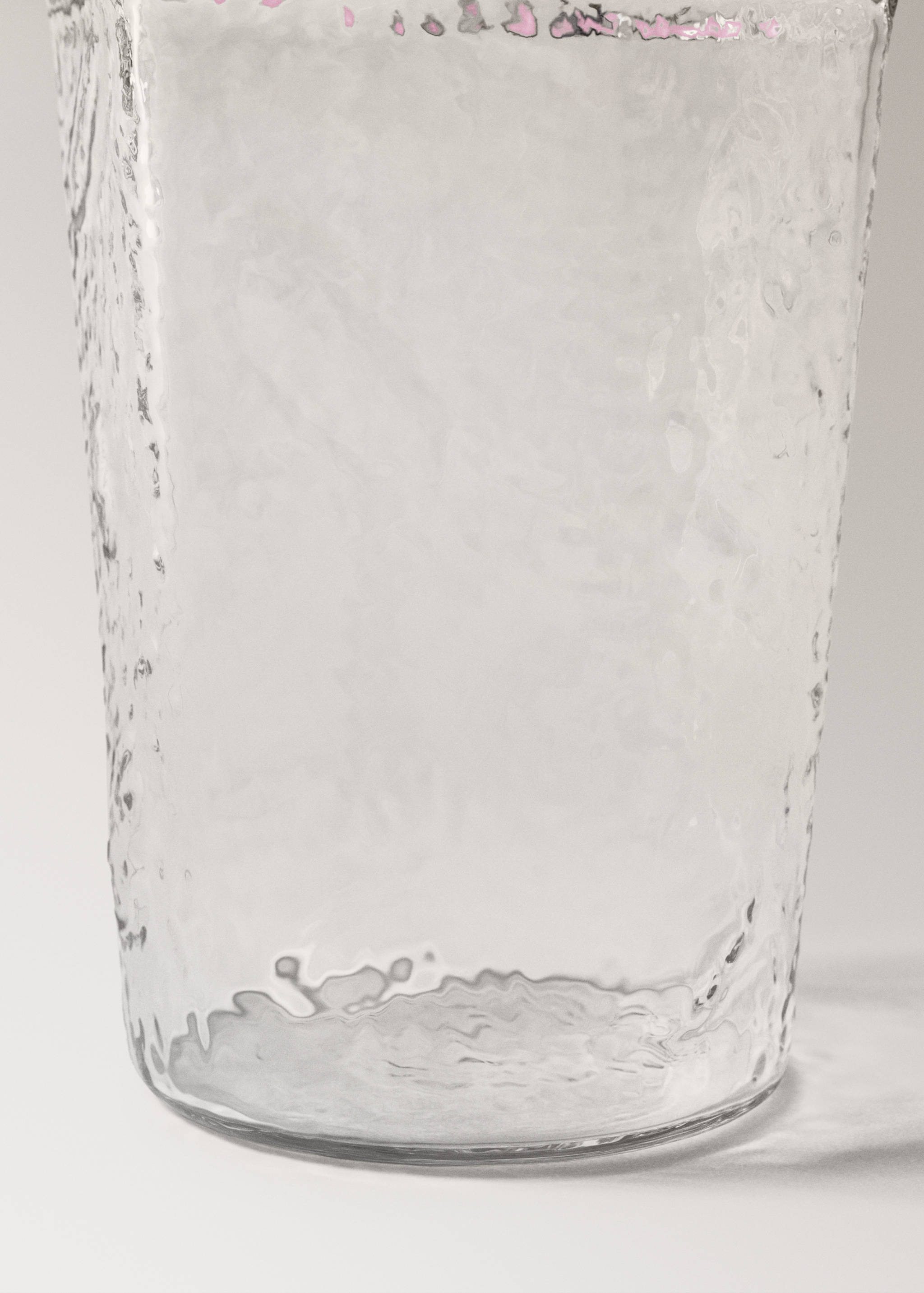 Hammered borosilicate glass with coloured edge - Details of the article 2