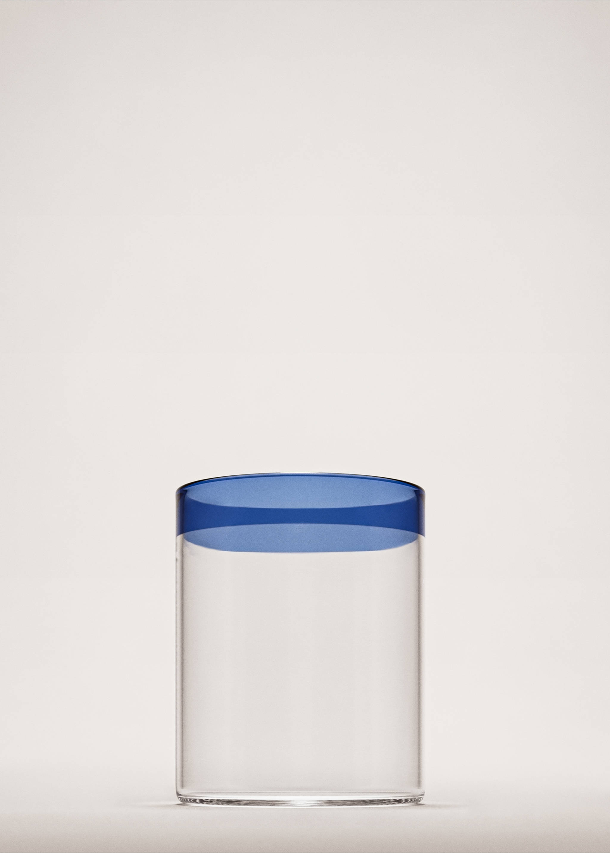 Copo de borossilicato com borda de color - Plano geral, Azul. Ref: 27082914-00.