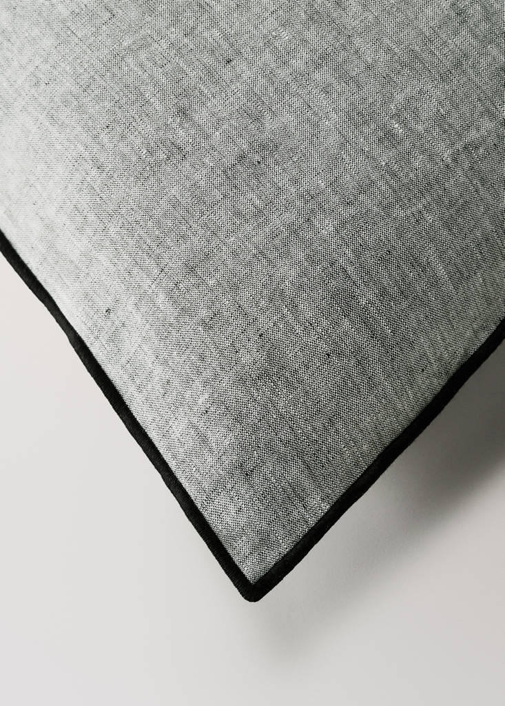 Decorative bed cushion cover 100% linen chambray 50x50cm - thumbnail 3