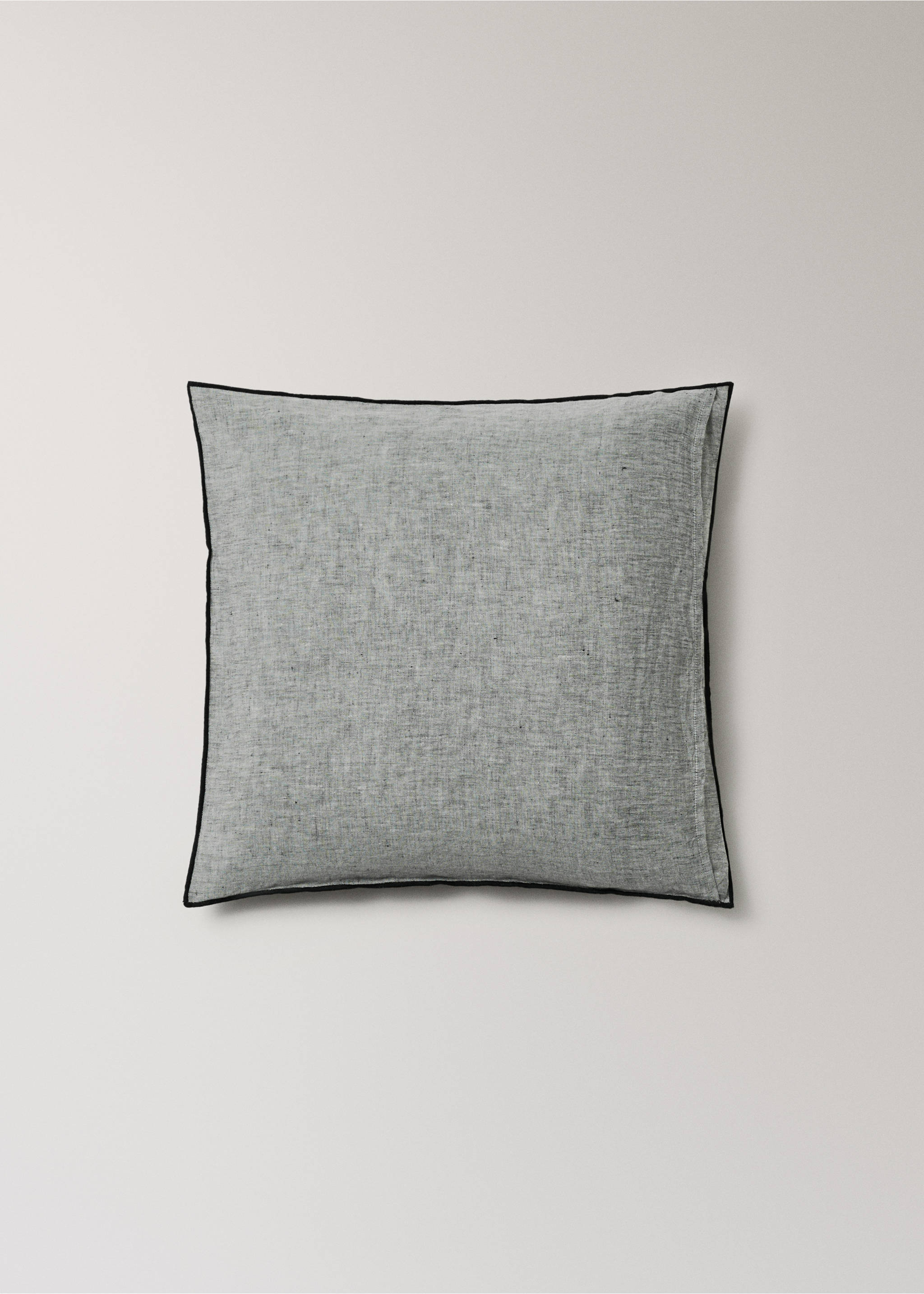 Decorative bed cushion cover 100% linen chambray 50x50cm - Details of the article 4, Dark Heather Grey. Ref: 27082921-00.