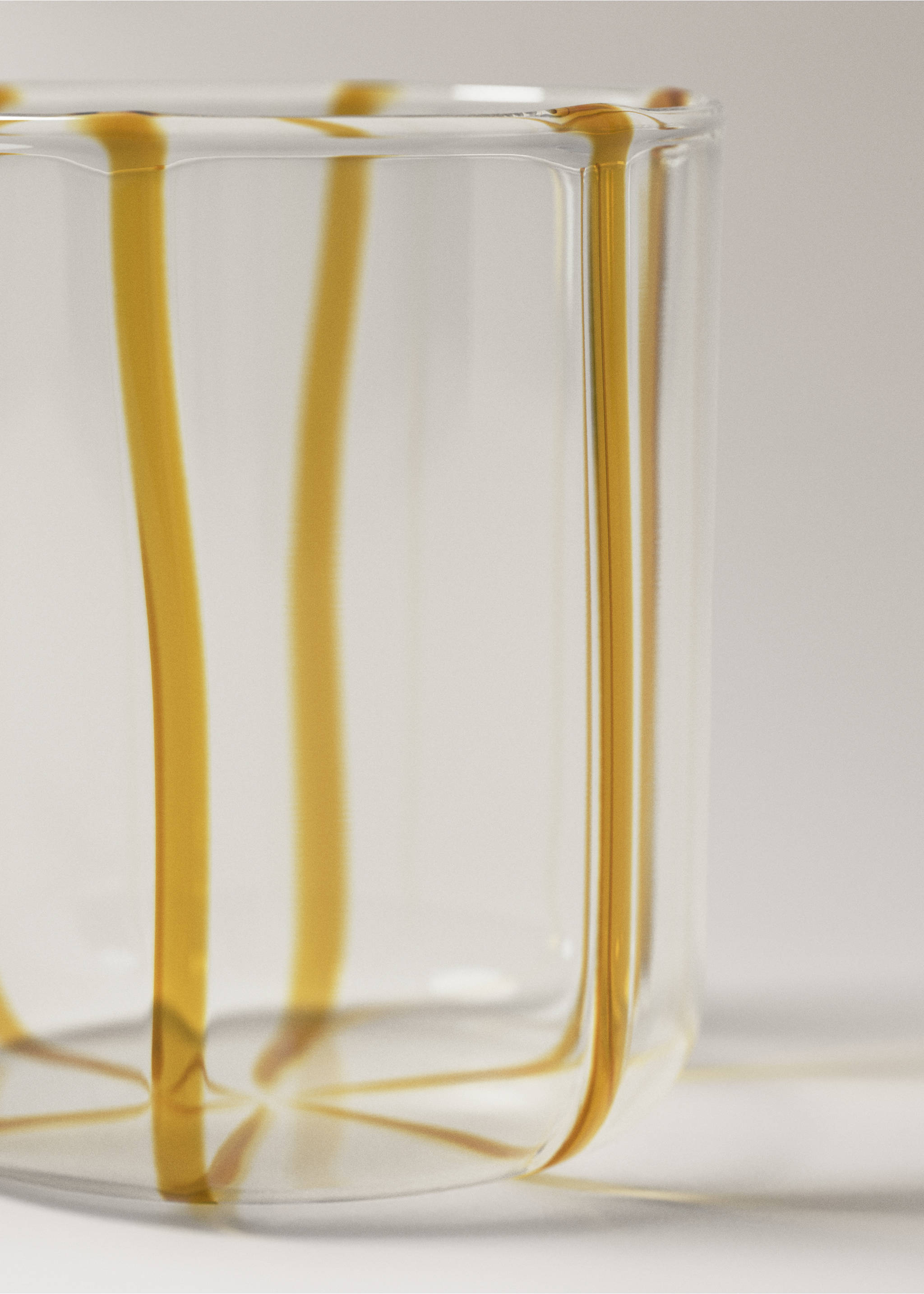 Borosilikatglasvase mit unregelmäßigen Streifen - Detail des Artikels 2, Gelb. Ref: 27082930-00.