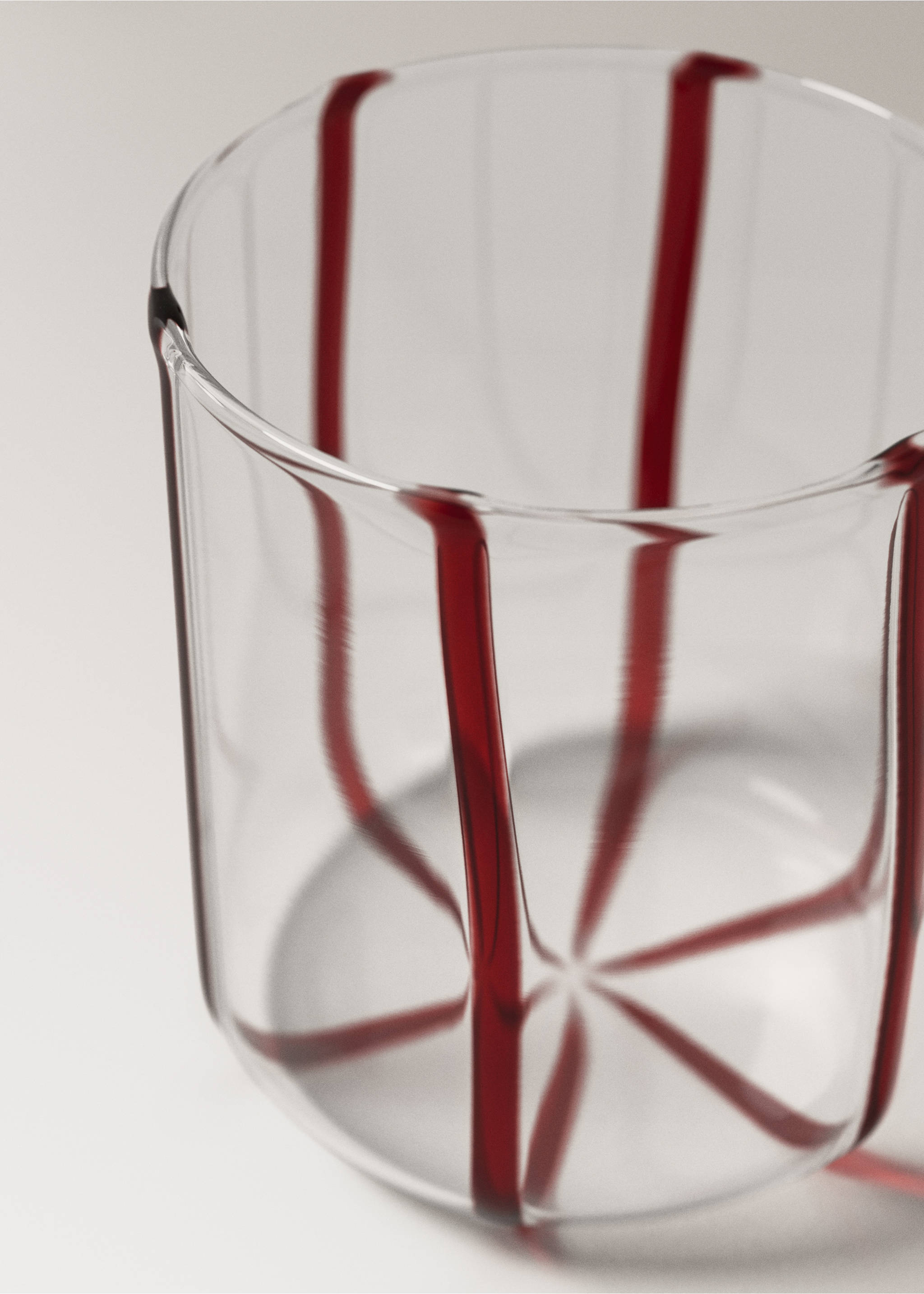 Pahar din borosilicat cu dungi neregulate - Detaliu al articolului 1, Roz. Ref: 27082930-00.