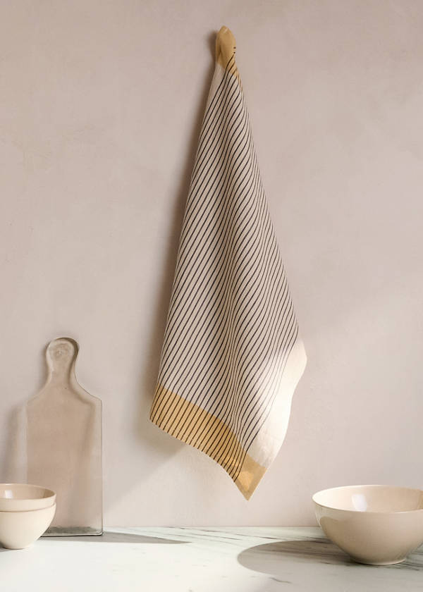 Cotton and linen striped kitchen towel — Peach