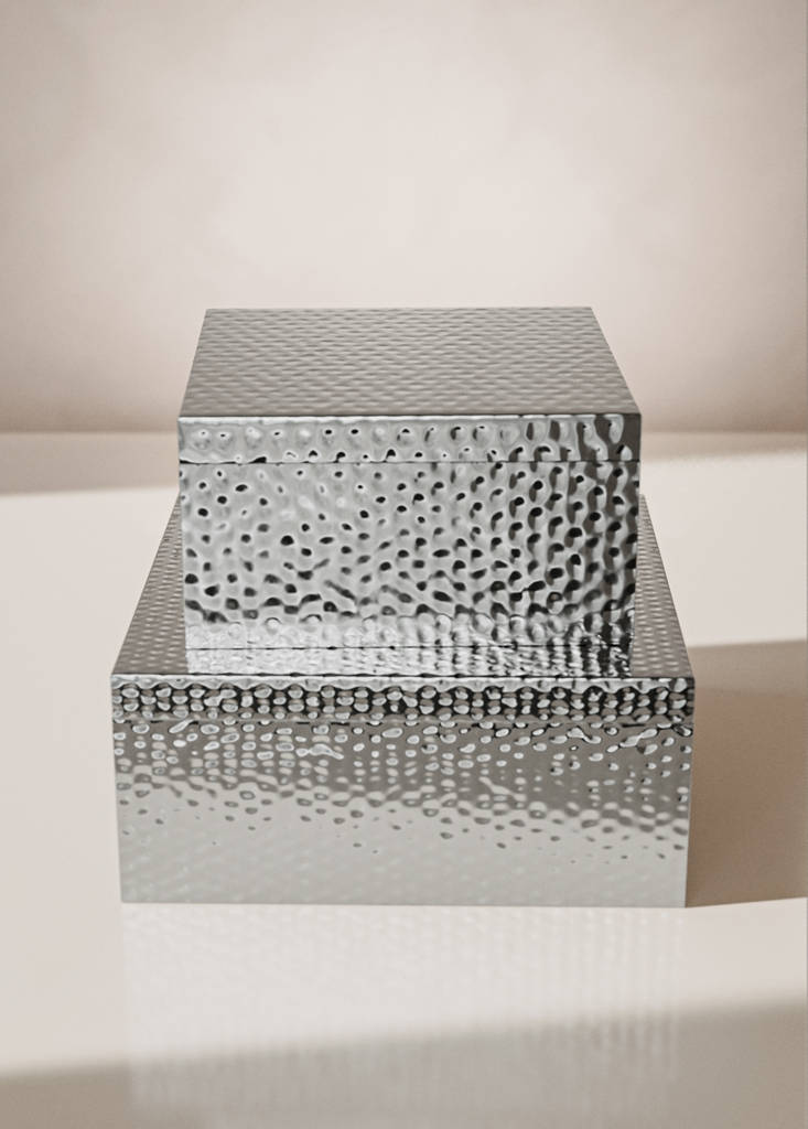 Small hammered metal box — Silver