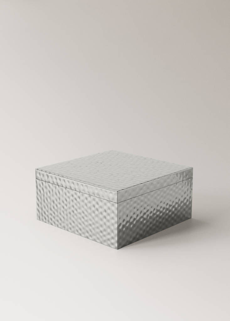 Small hammered metal box — Silver