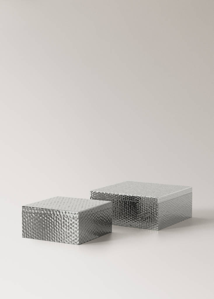 Small hammered metal box — Silver