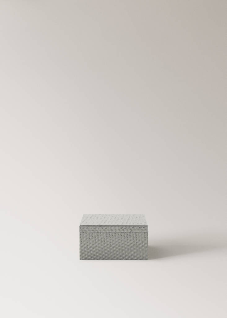 Small hammered metal box — Silver
