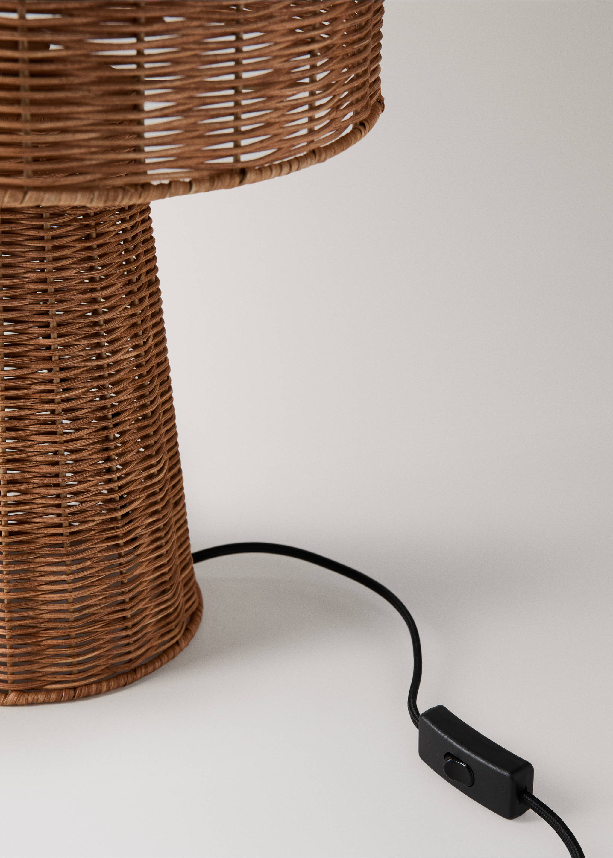 Rattan table lamp - Details of the article 2, Brown. Ref: 27082933-00.