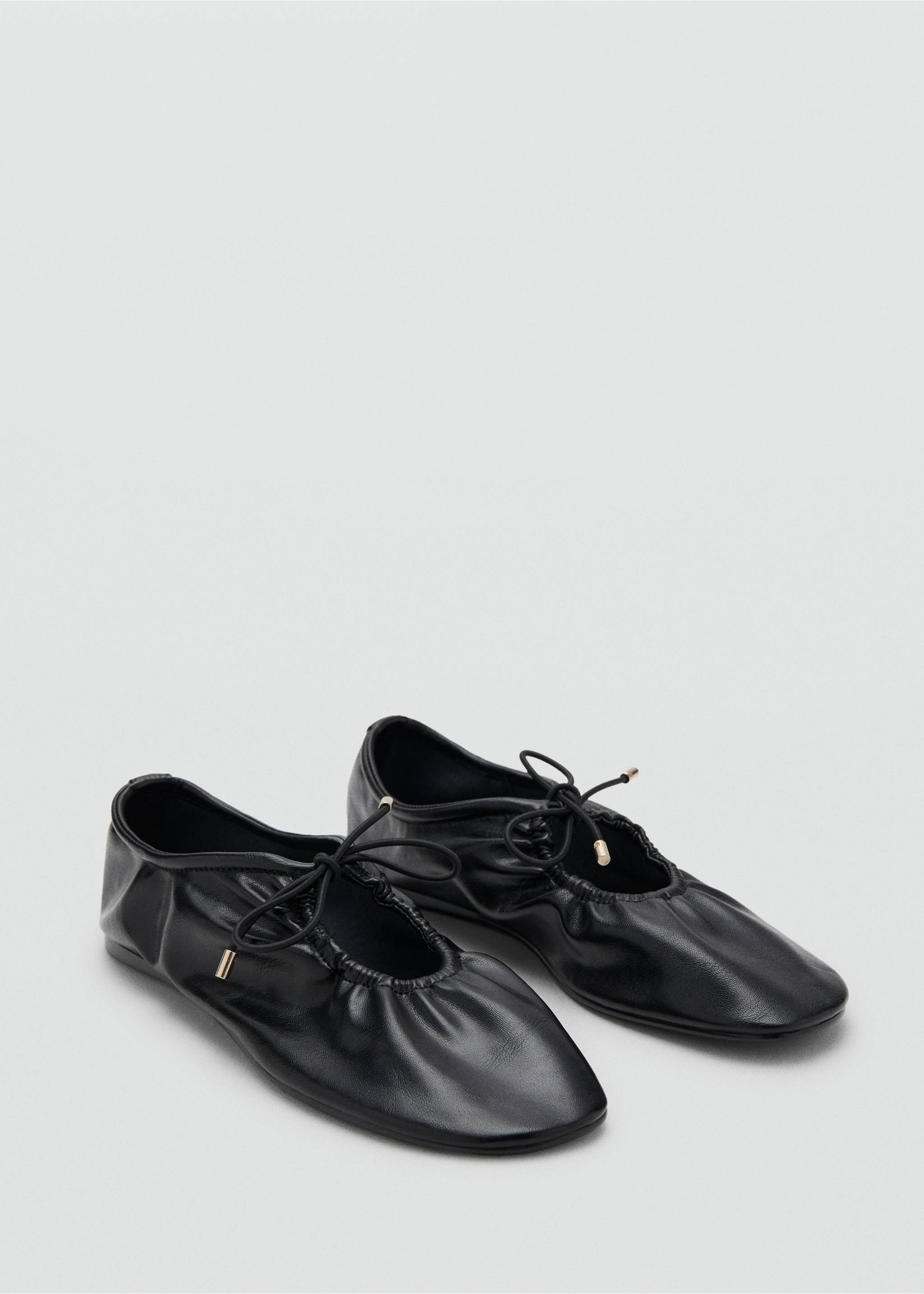 Ruched shoes with bow - Medium plane, Black. Ref: 27083268-00.