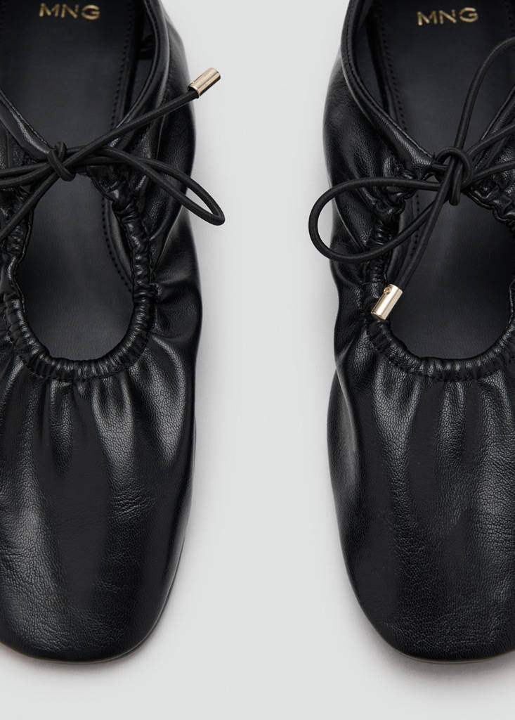 Ruched shoes with bow — Black