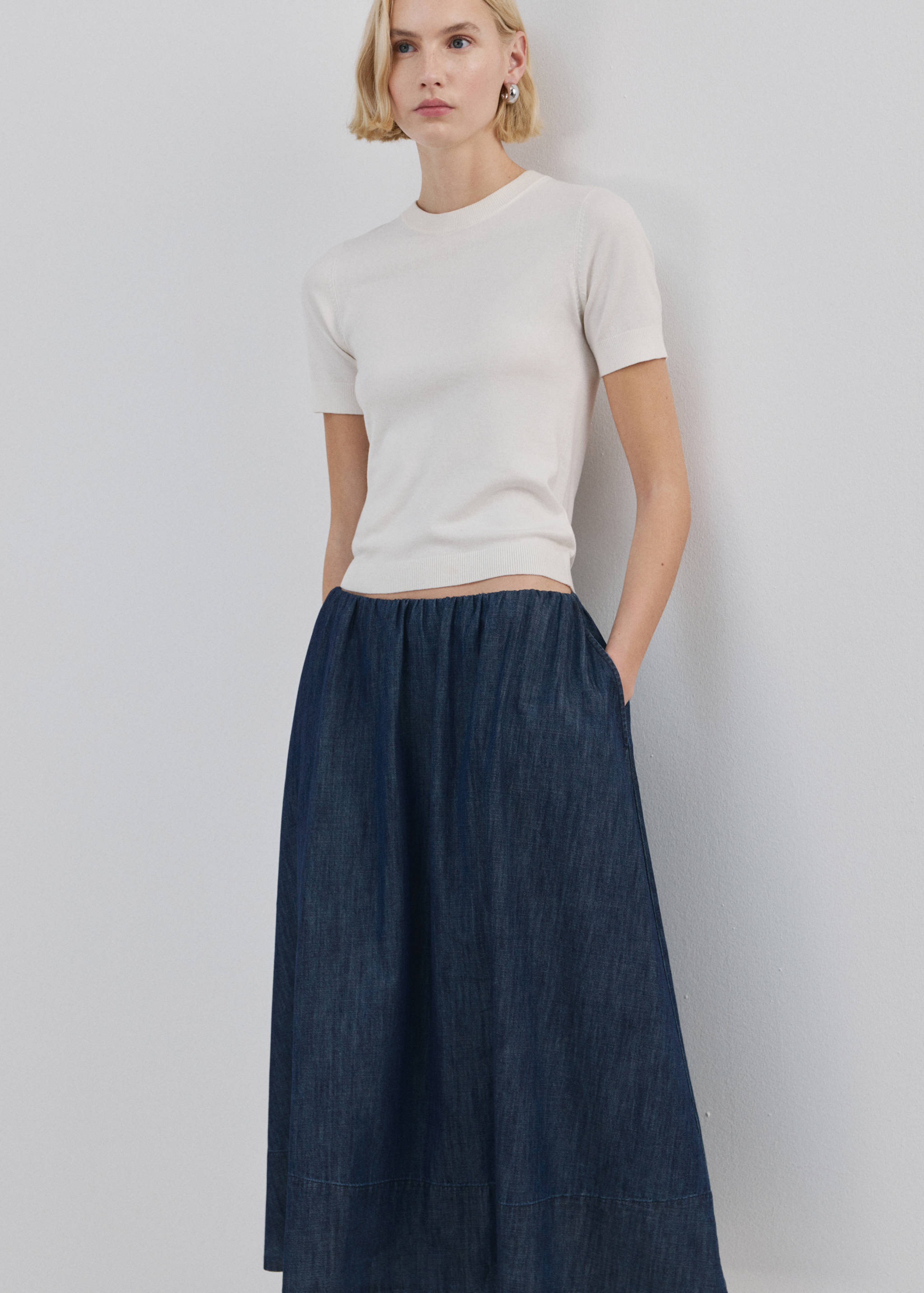 Denim skirt with stitched hem - Details of the article 2