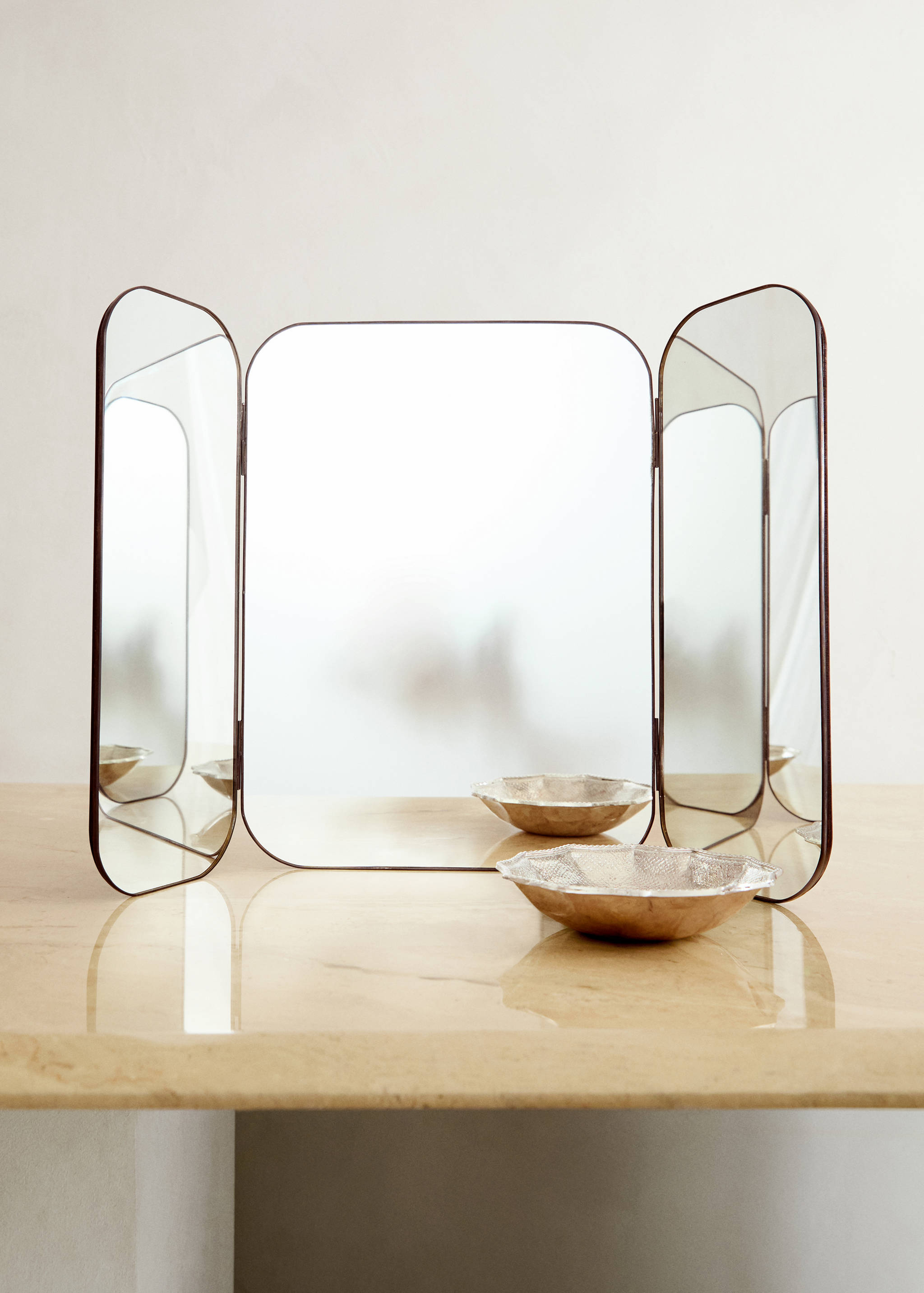 Drieluik spiegel - Detail van het artikel 6