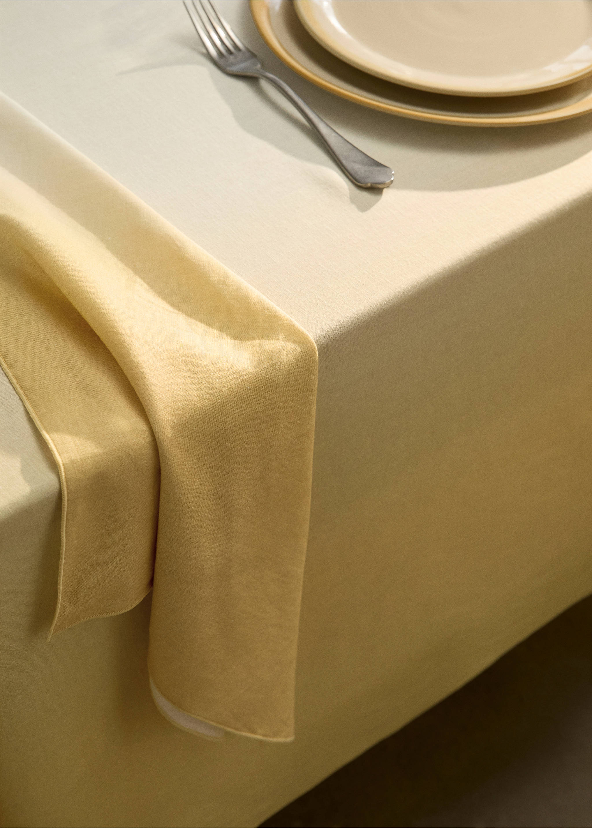 Ombre cotton linen tablecloth design for 2 to 4 people - Details of the article 7, Yellow. Ref: 27083276-00.