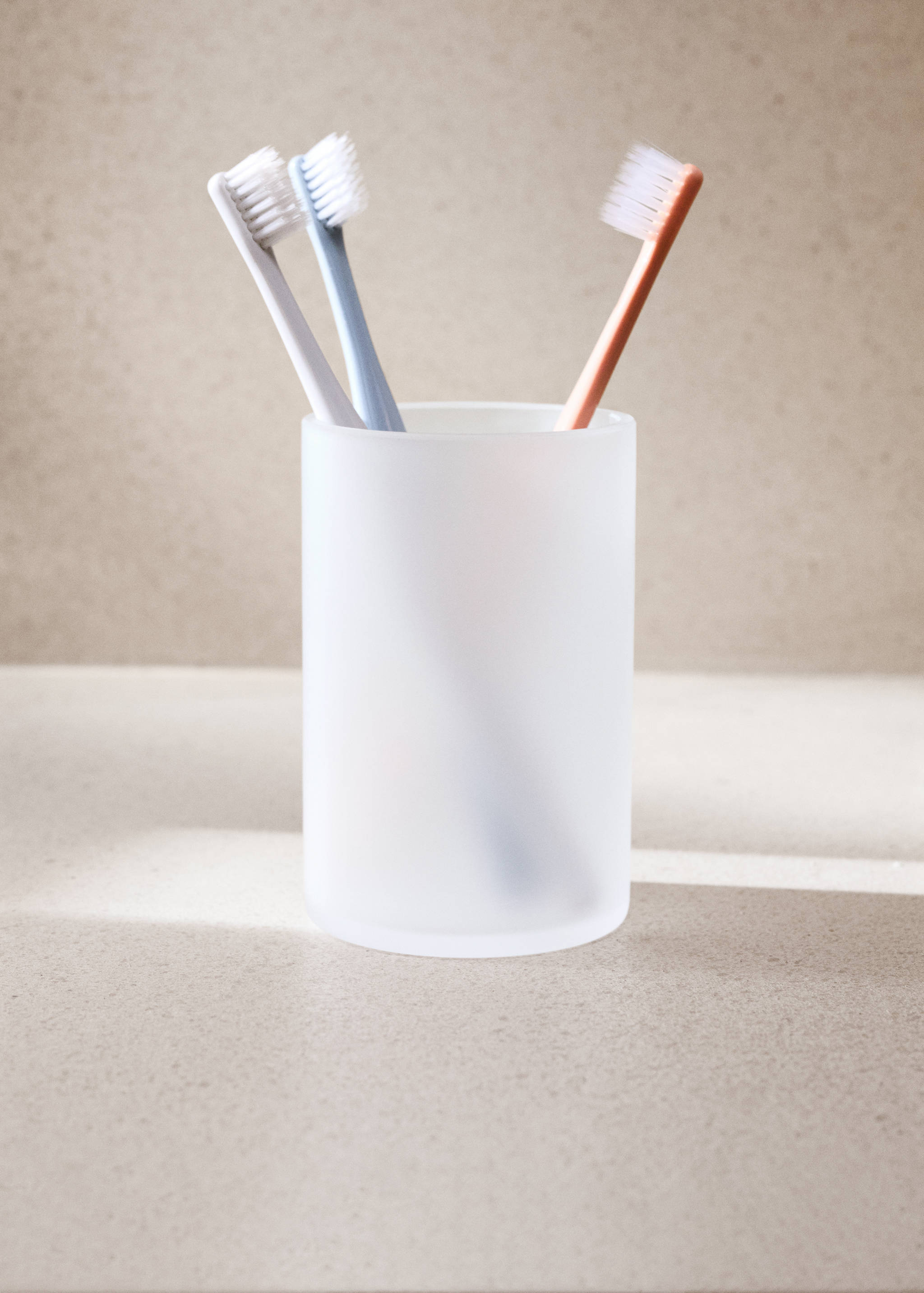Frosted glass toothbrush tumbler - General plane