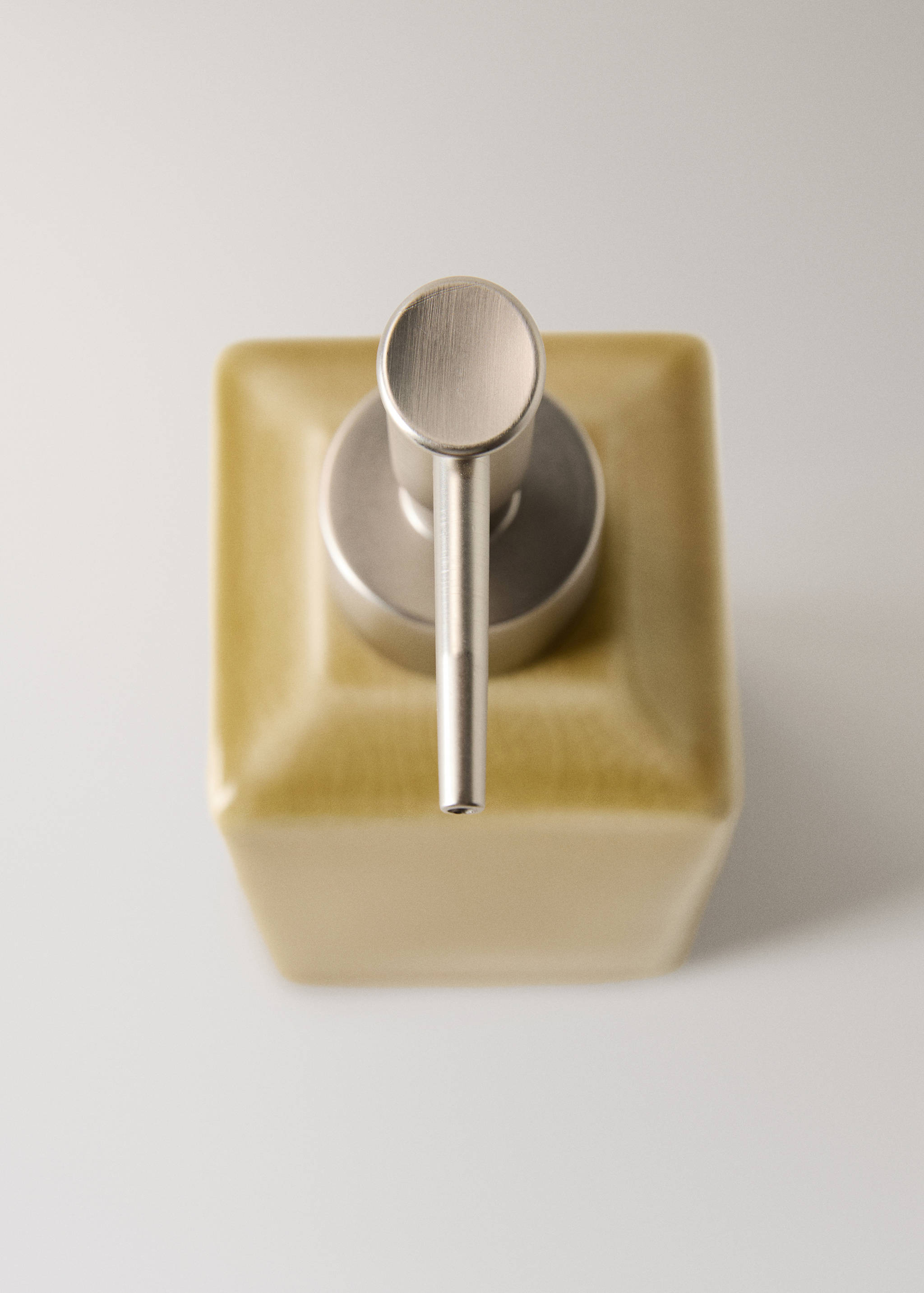 Crackled ceramic soap dispenser - Details of the article 2