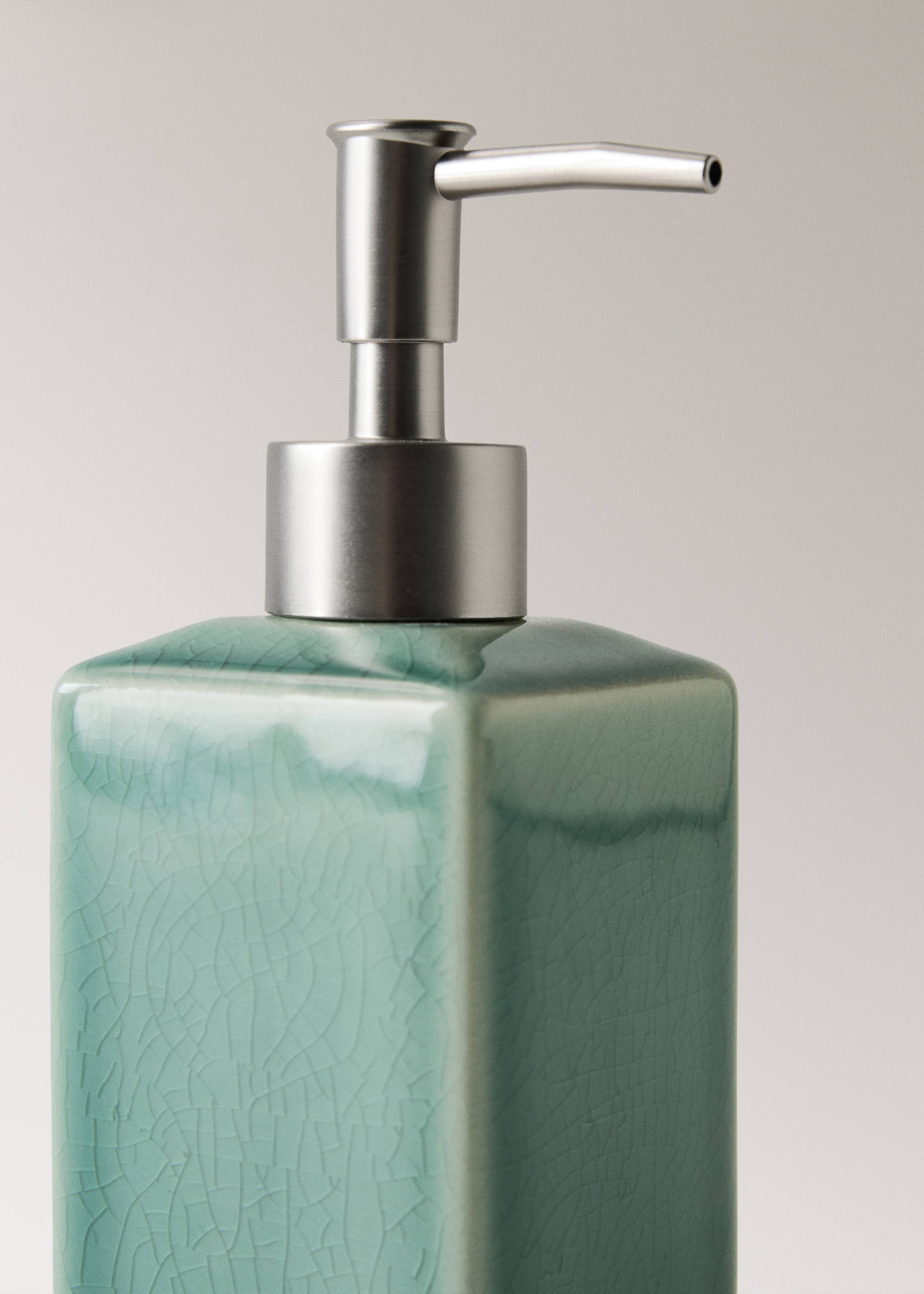 Crackled ceramic soap dispenser - Details of the article 2