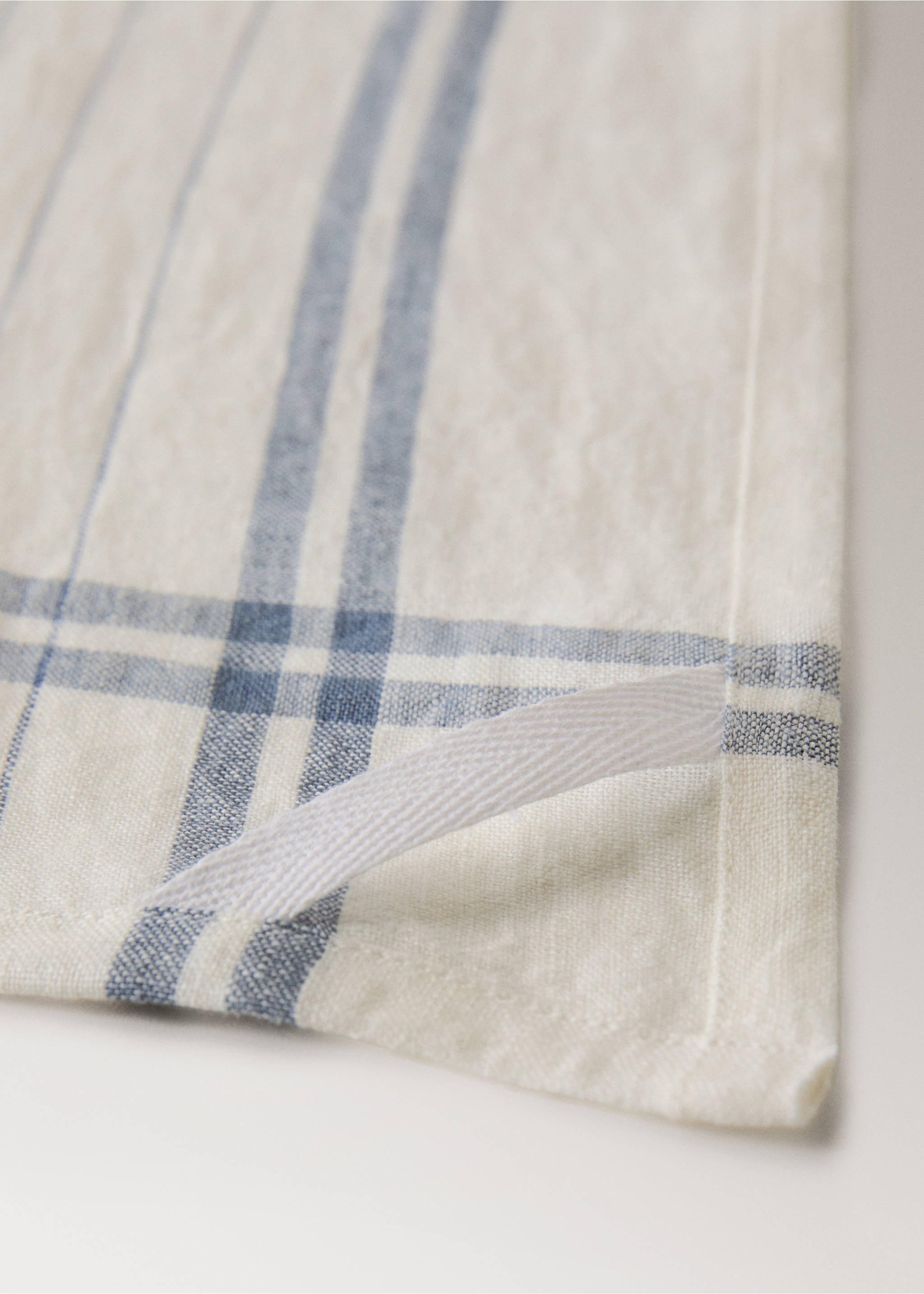 100% linen kitchen towel with stripe design - Details of the article 2, White. Ref: 27083288-00.