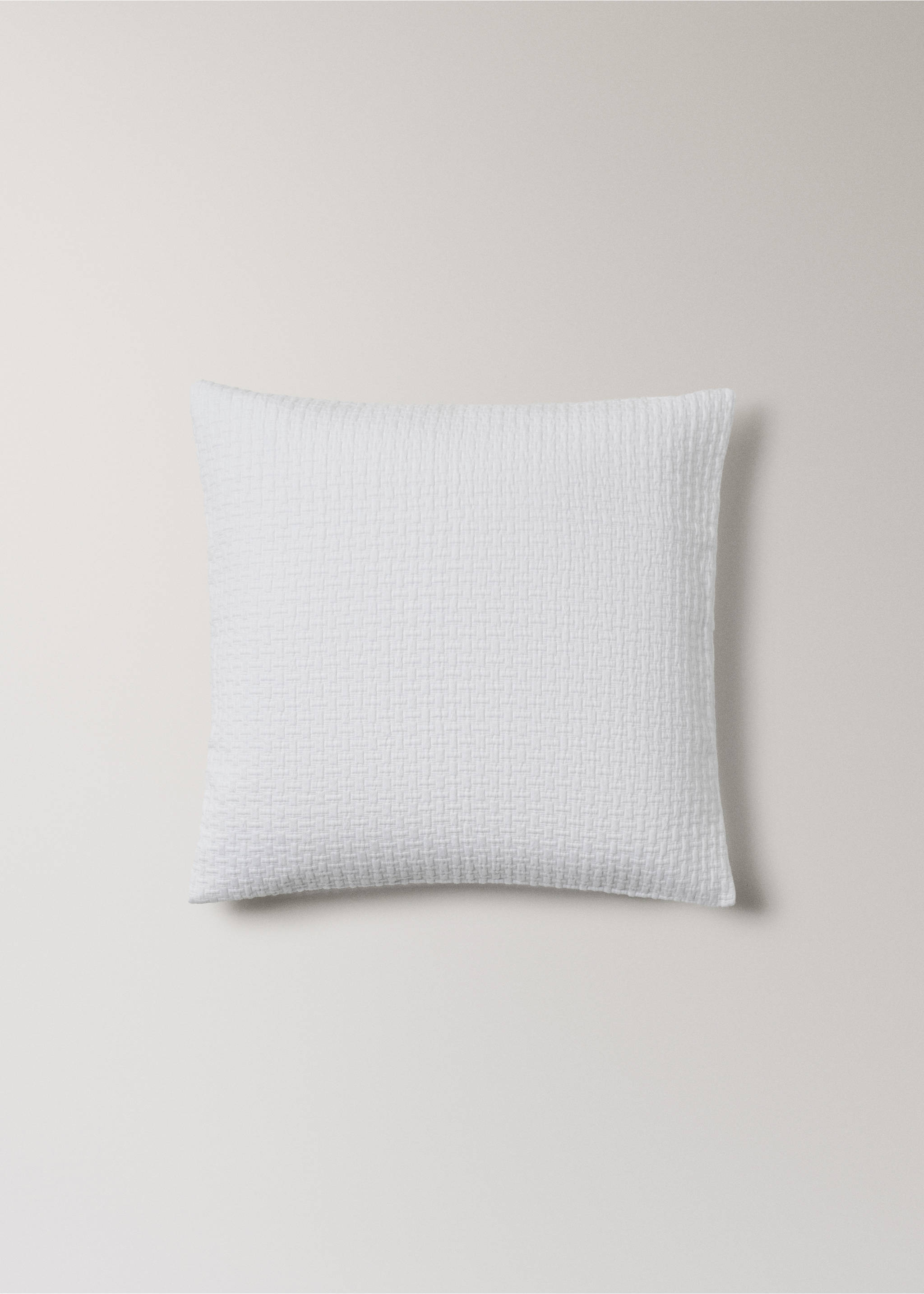 Garment-dyed cotton cushion cover 50x50 cm - Article without model, White. Ref: 27083289-00.