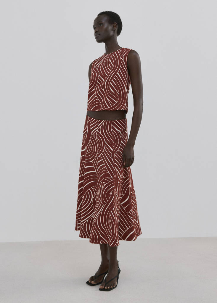 Geometric print top — Maroon