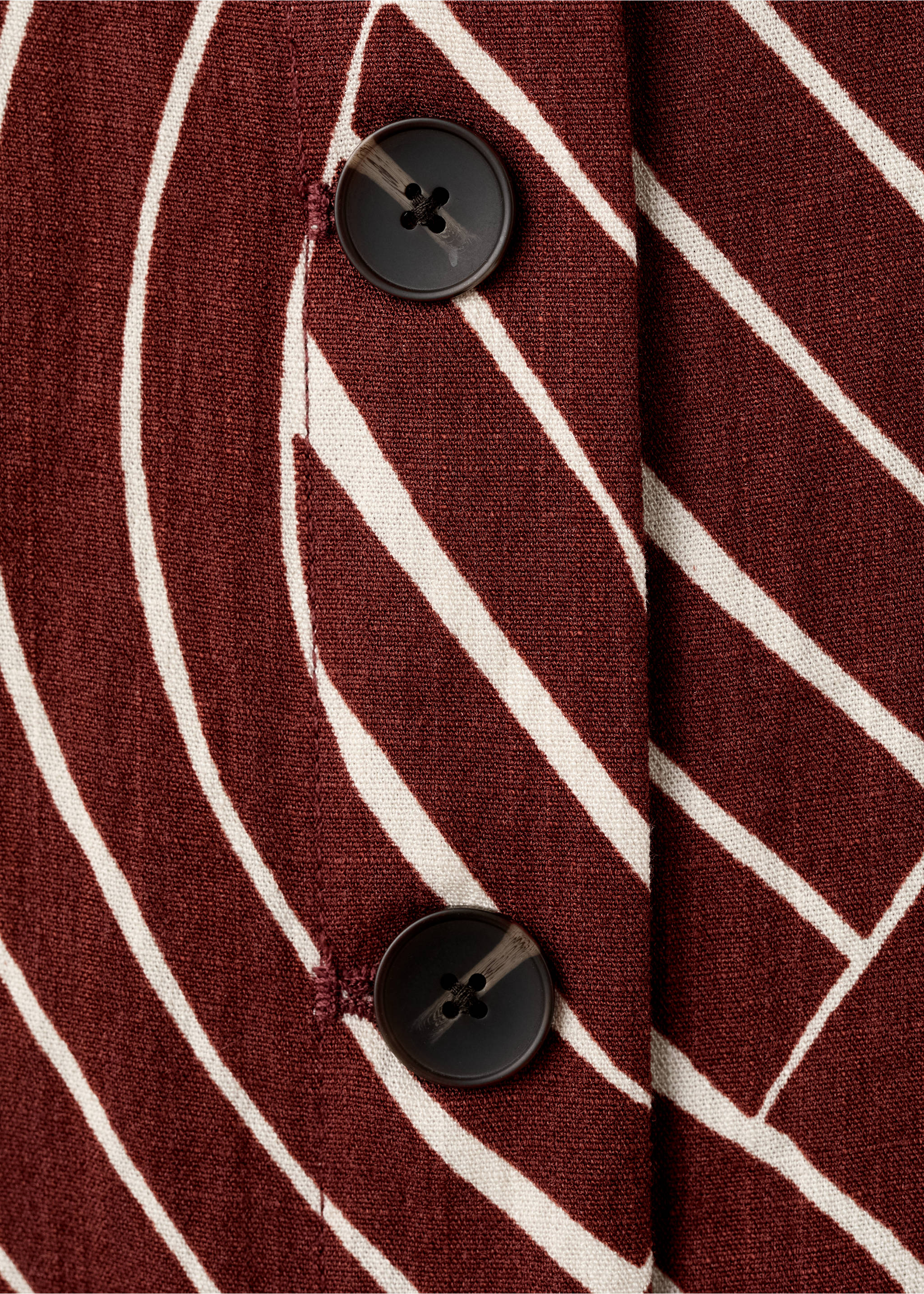 Geometric print top - Details of the article 8, Maroon. Ref: 27083290-00.