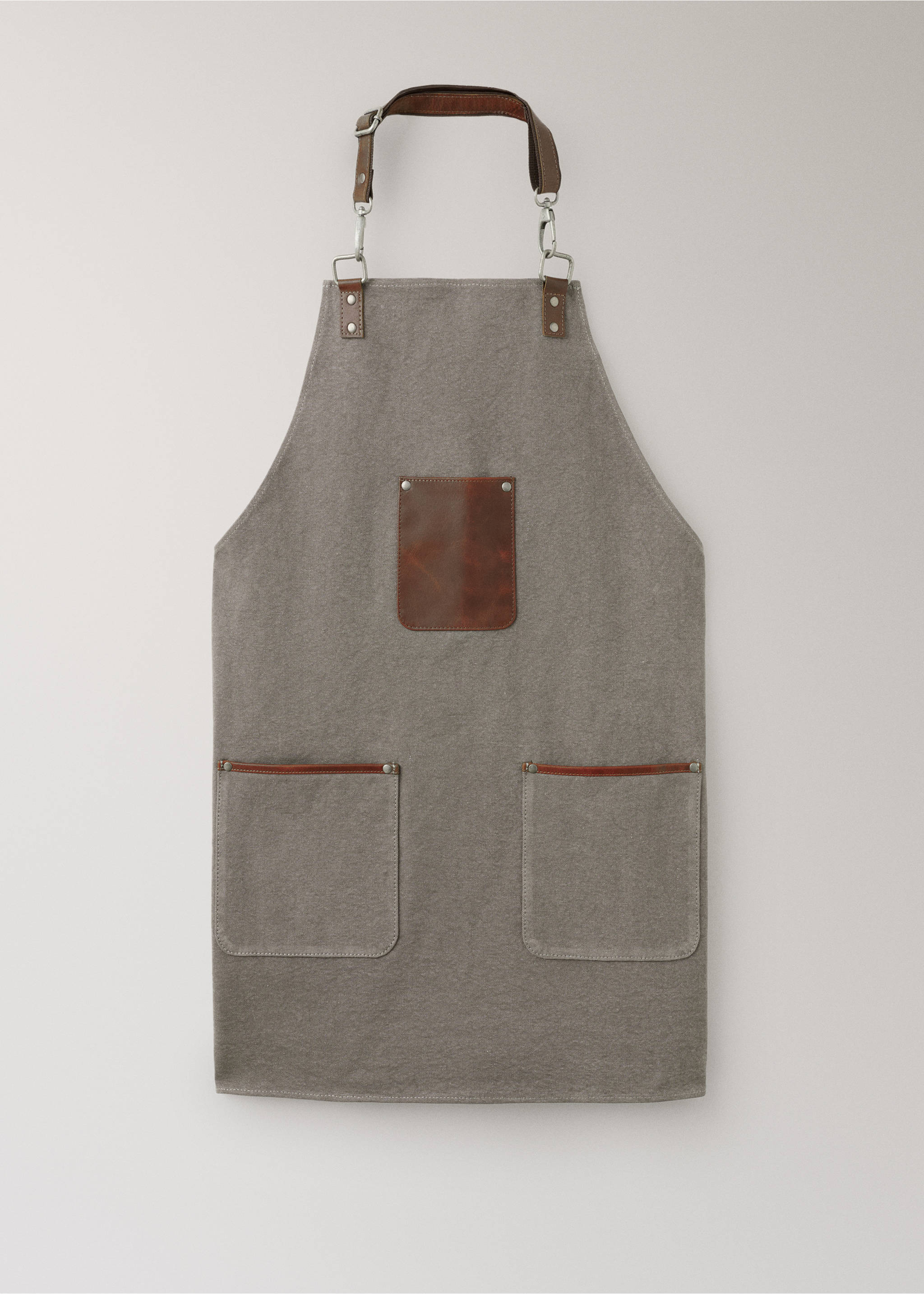 Apron with leather detail - Article without model, Khaki. Ref: 27083293-00.