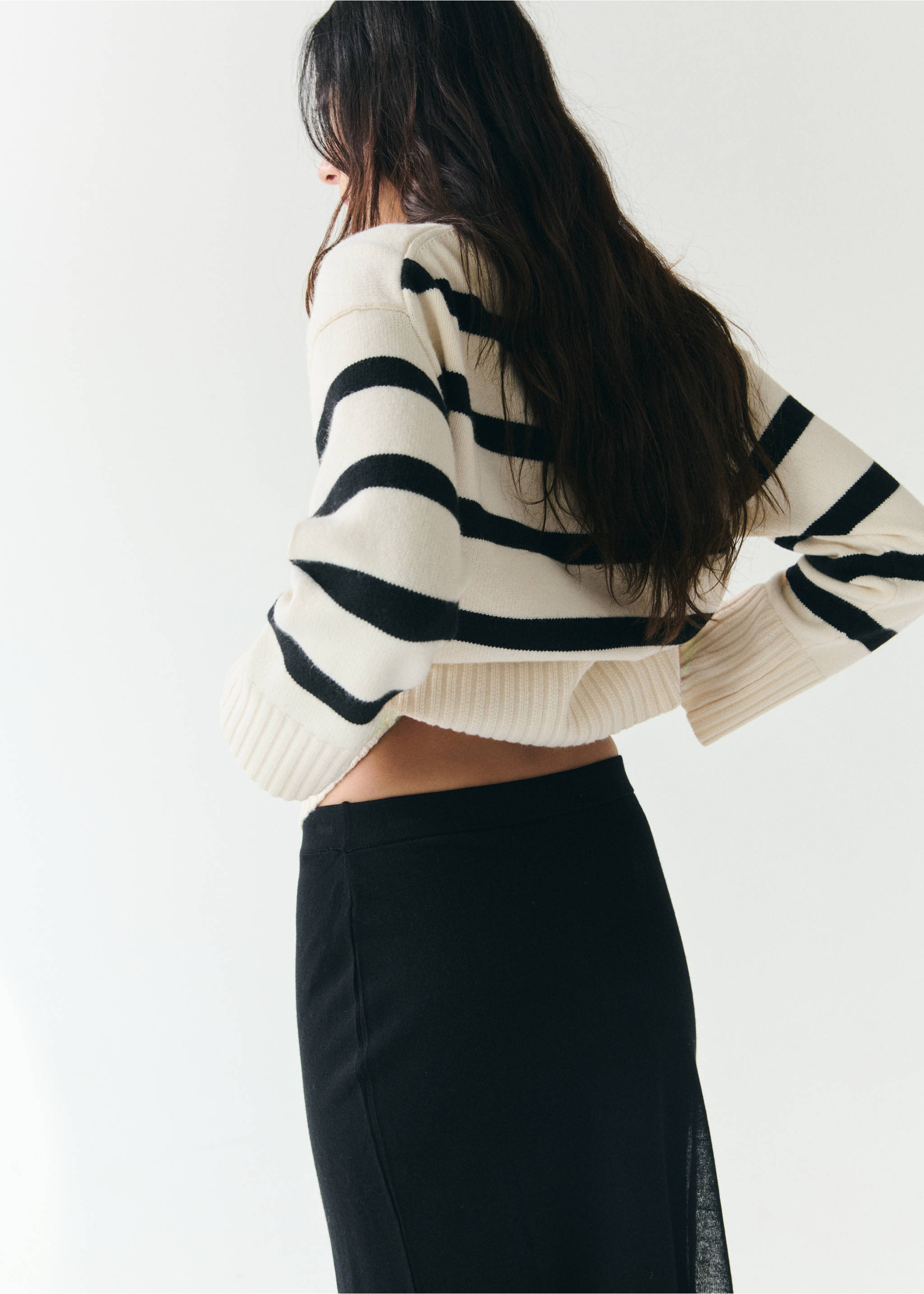 Csíkos kötött felső - A cikk hátulja, Ekrü. Ref: 27083294-00.