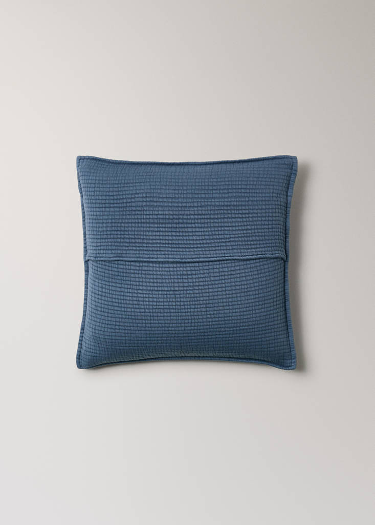 Gauze cushion cover with flange 50x50 cm — Blue