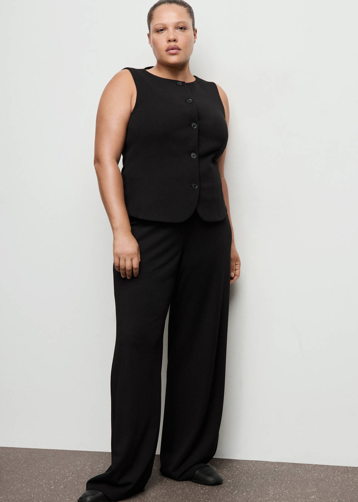 Straight low-rise suit trousers — Black