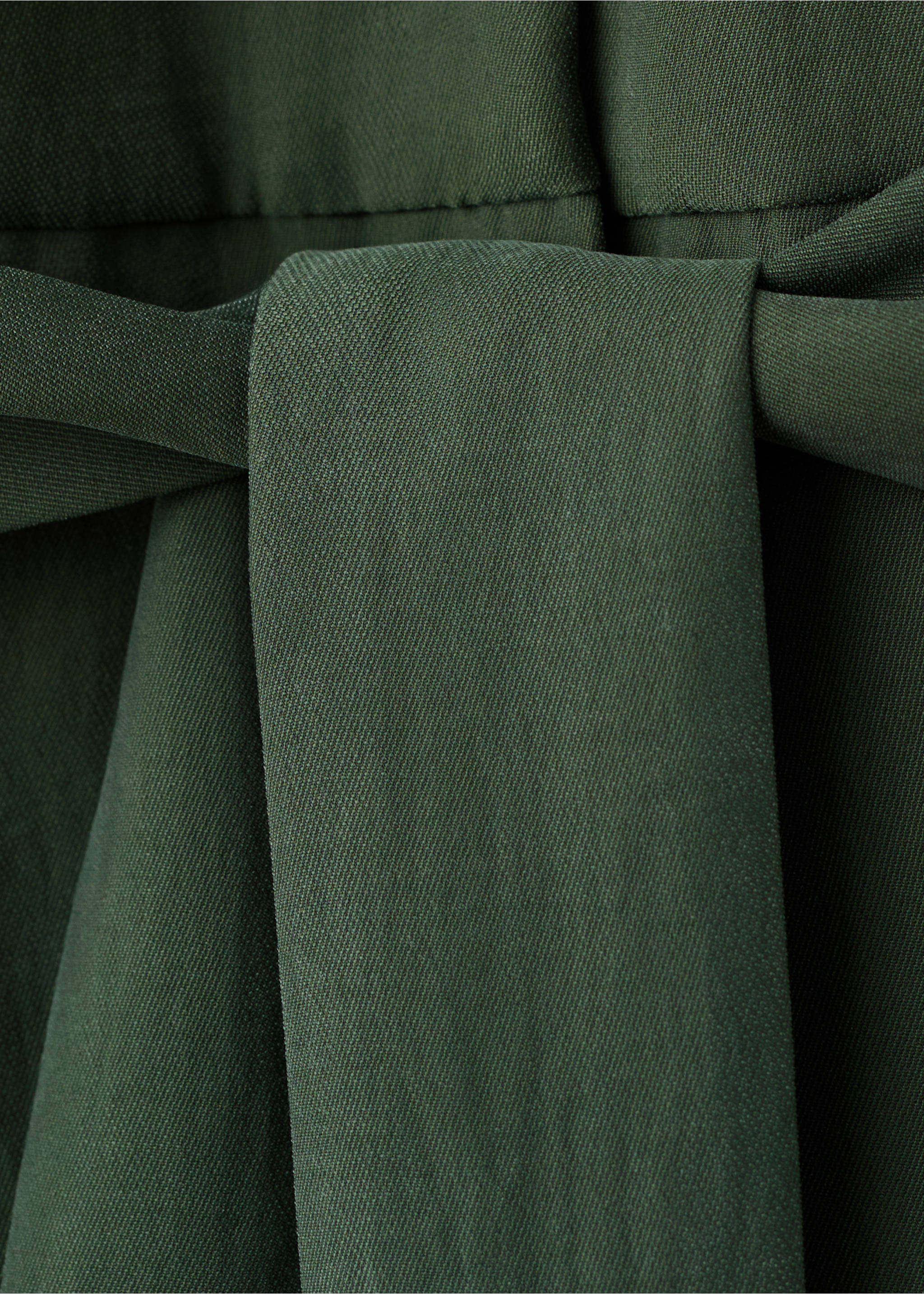 Mono cuello halter cinturón - Detalle del artículo 0, Khaki. Ref: 27083308-00.