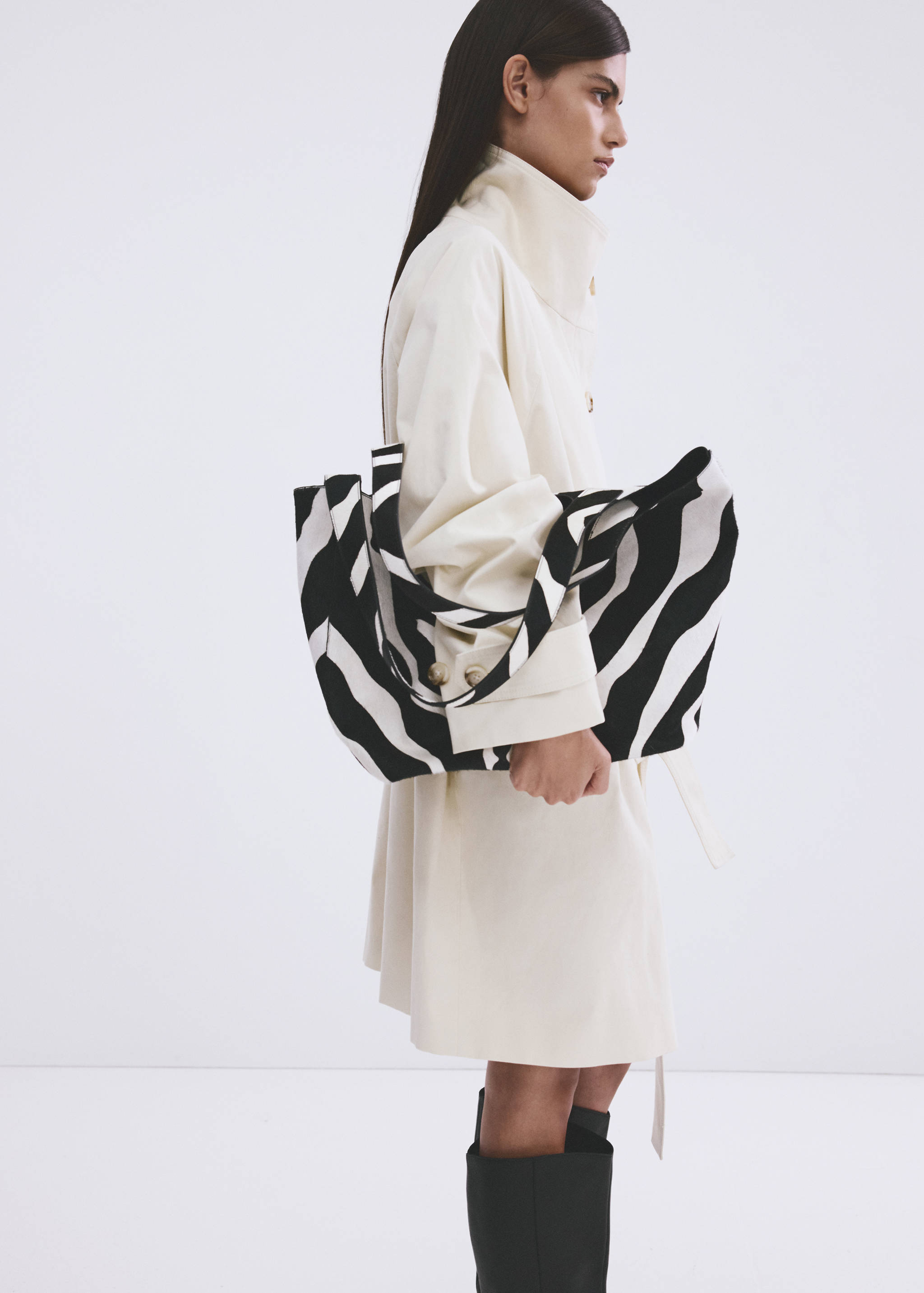 Skinn-toteveske med pels - Total bildeutsnitt