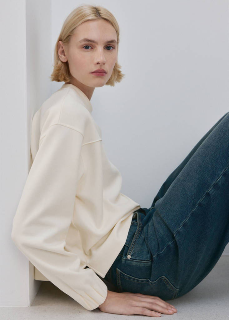 Ruched sleeve sweatshirt — Ecru